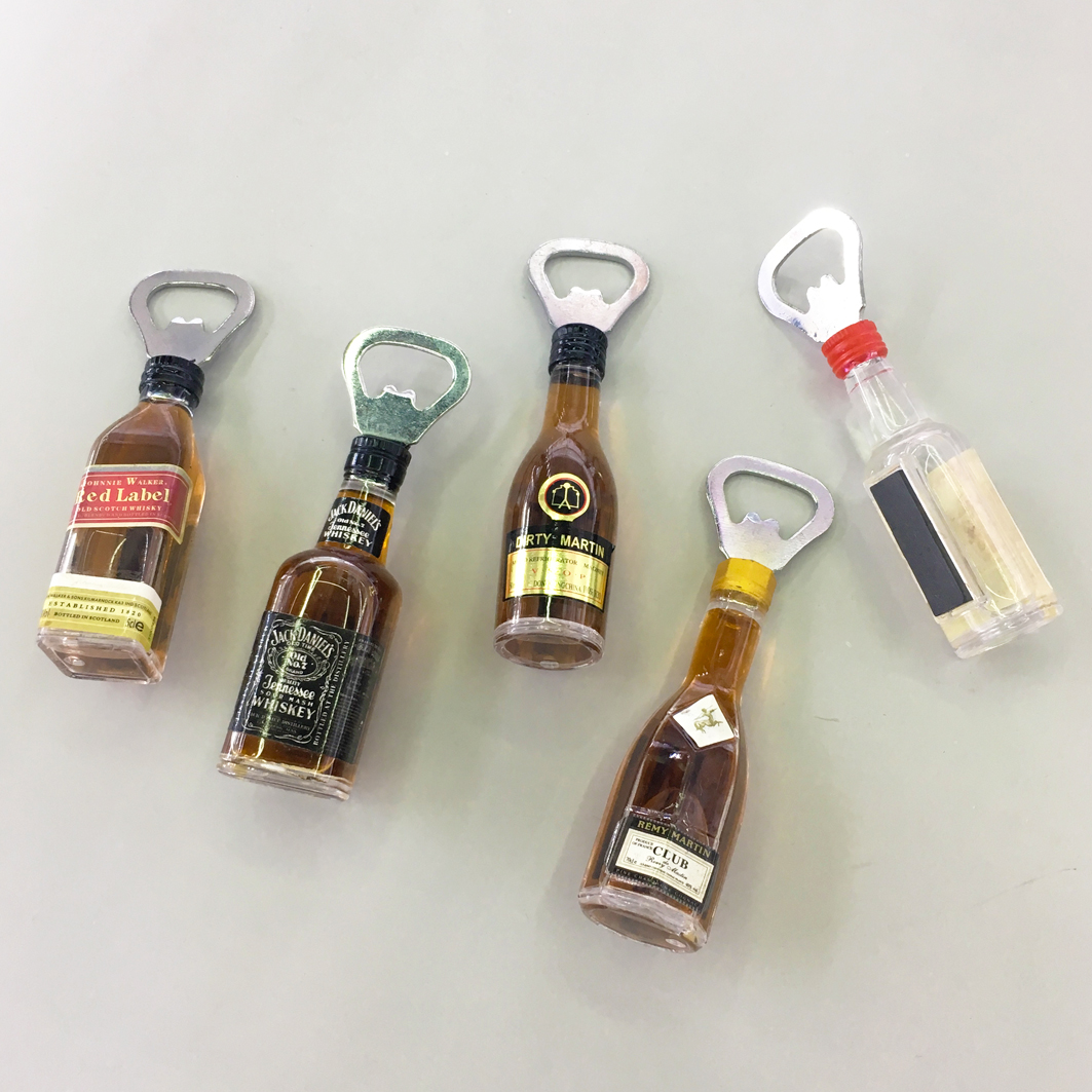 供应大号啤酒瓶形开瓶器冰箱贴 哲辉工艺02