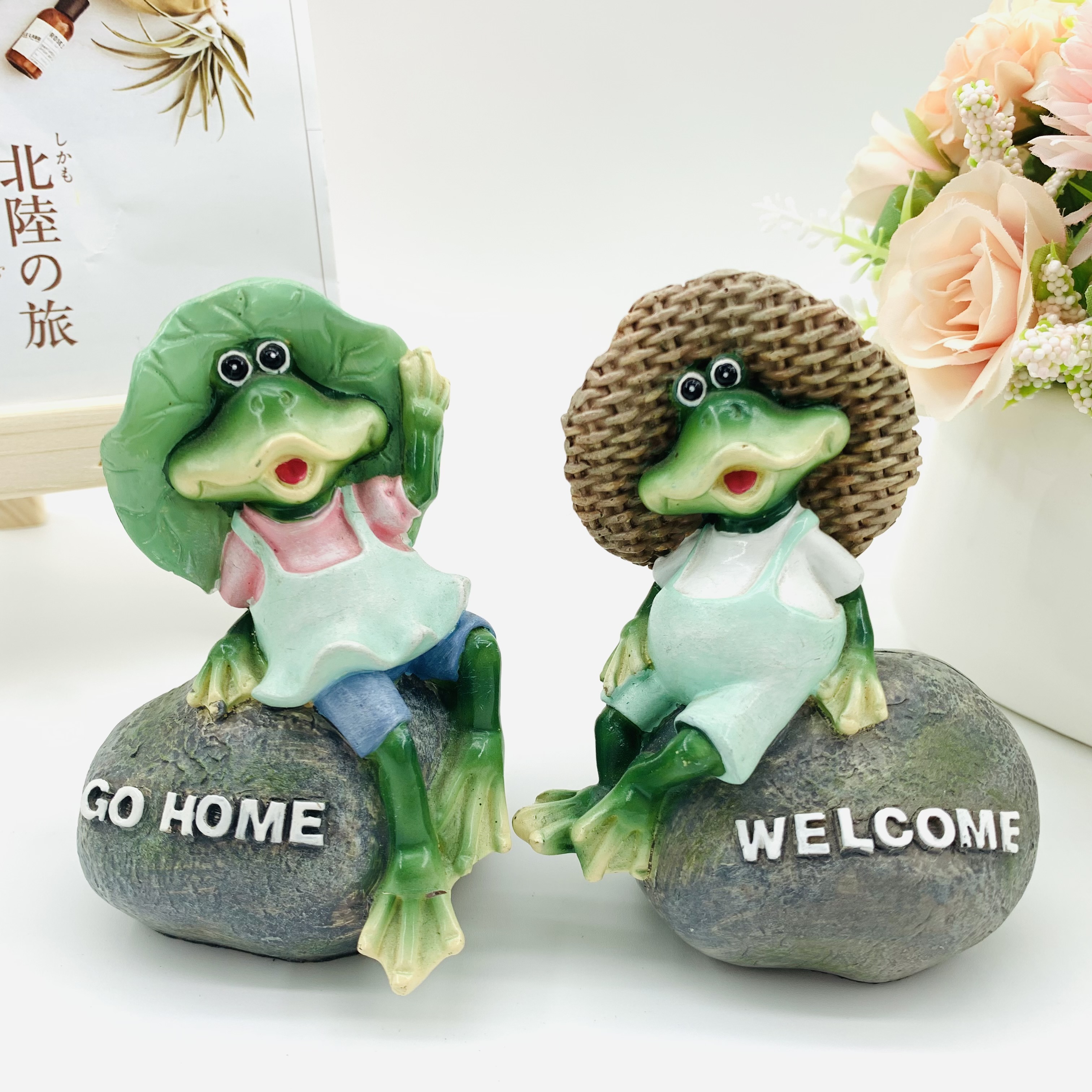 浪漫田园风坐石头情侣青蛙树脂工艺品花园礼品
