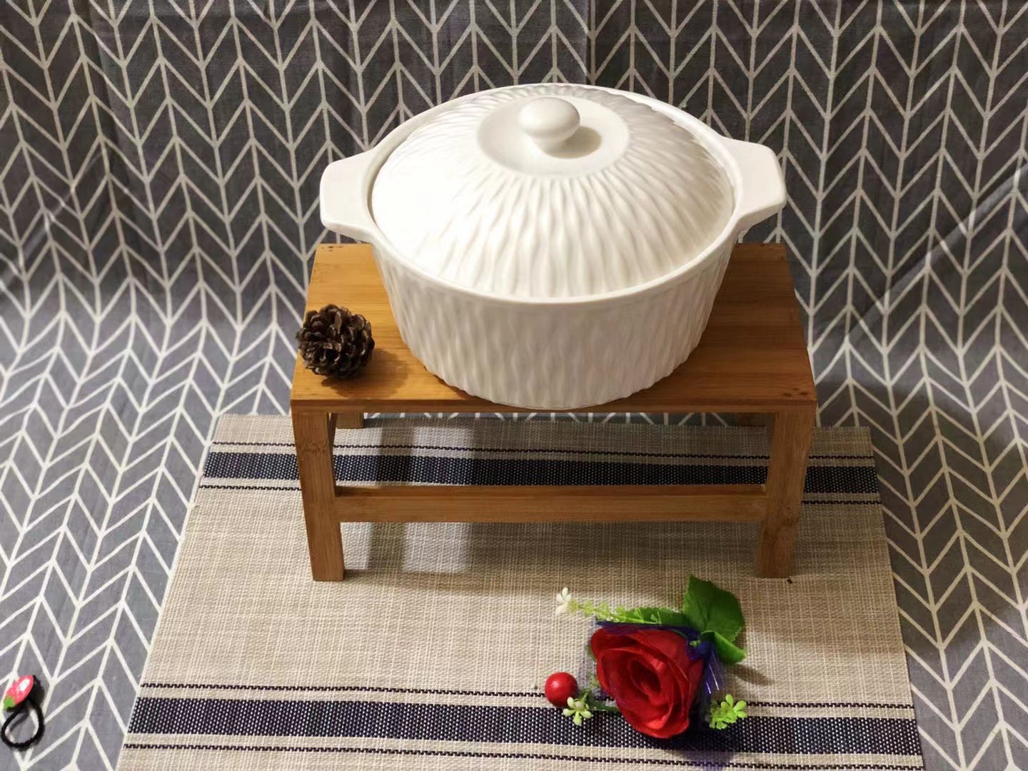 陶瓷汤锅/陶瓷盖碗/陶瓷沙拉碗细节图