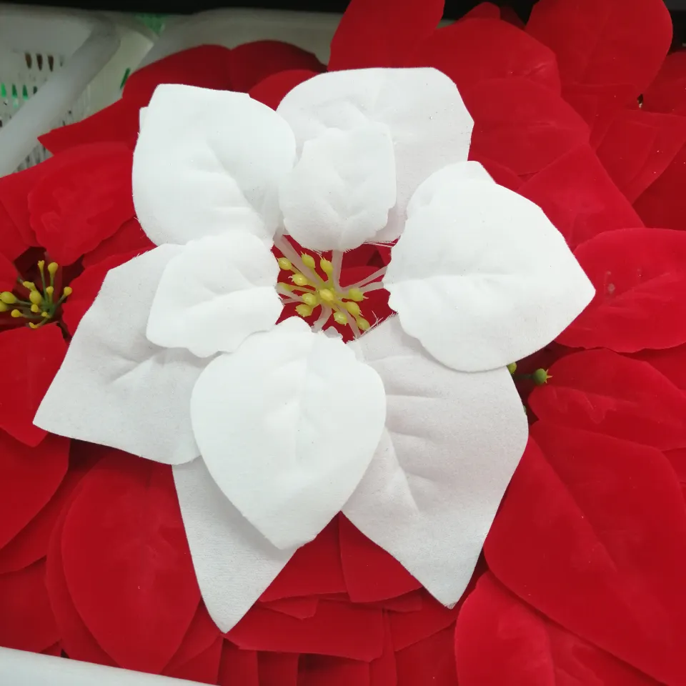 Christmas flower, white fruit, forked fruit artificial plant 123 details Picture