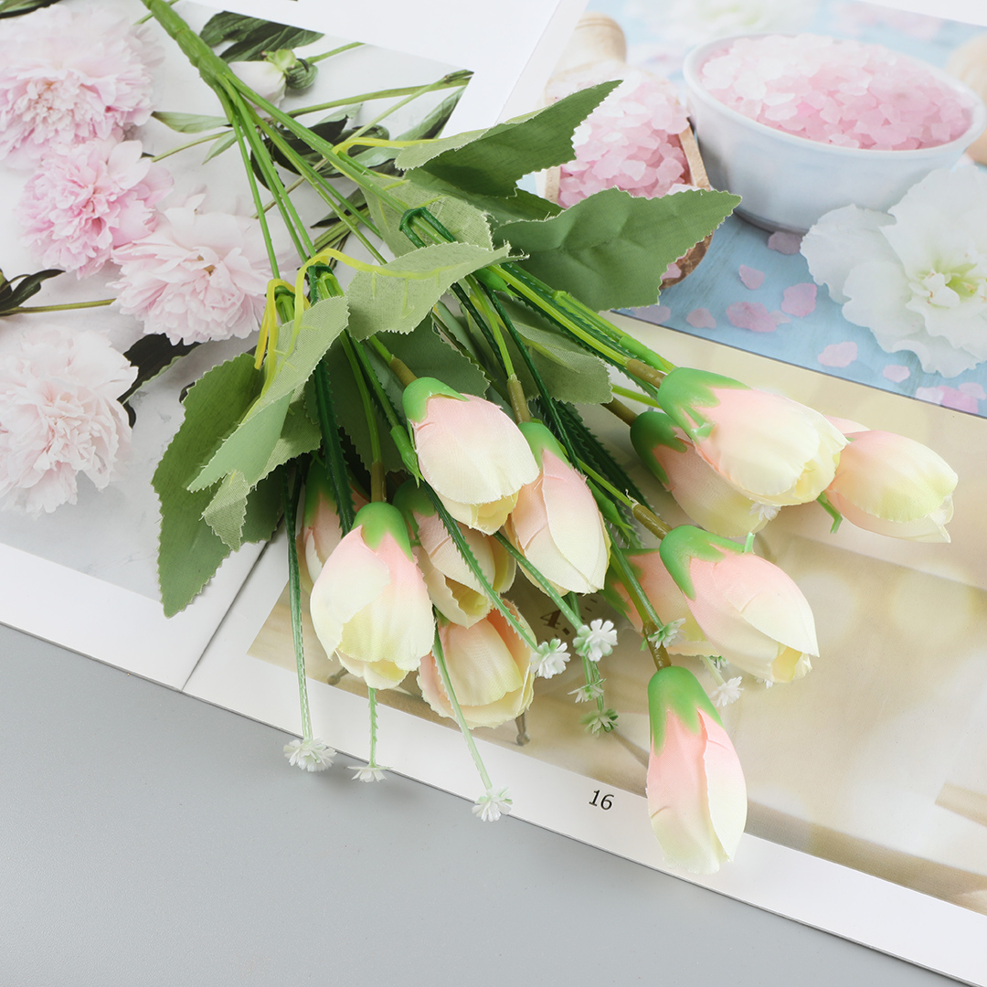 The artificial flower tulip for Christmas decoration details Picture