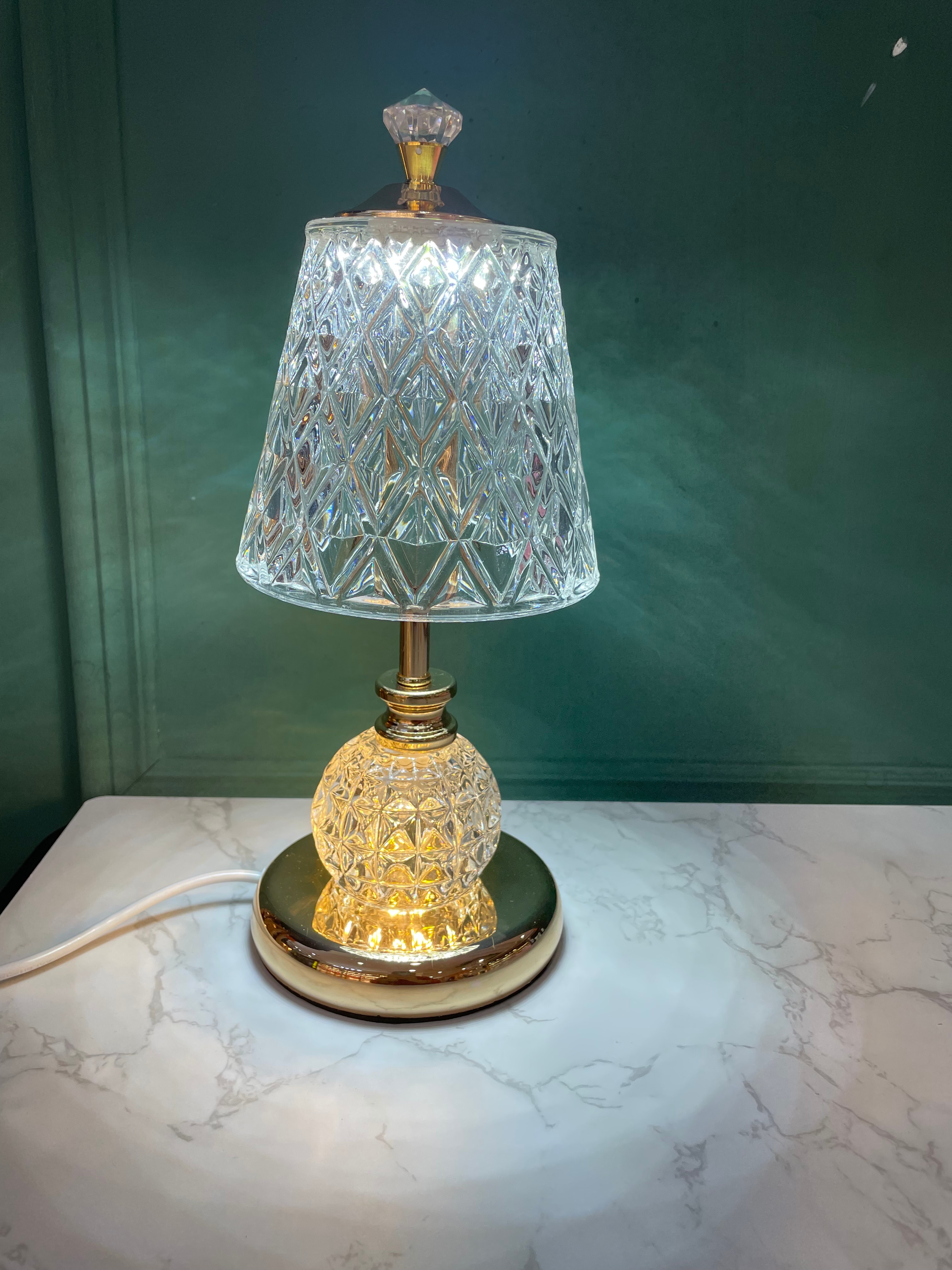 Hongxuan Nordic Glass Table Lamp 3202 Item Picture