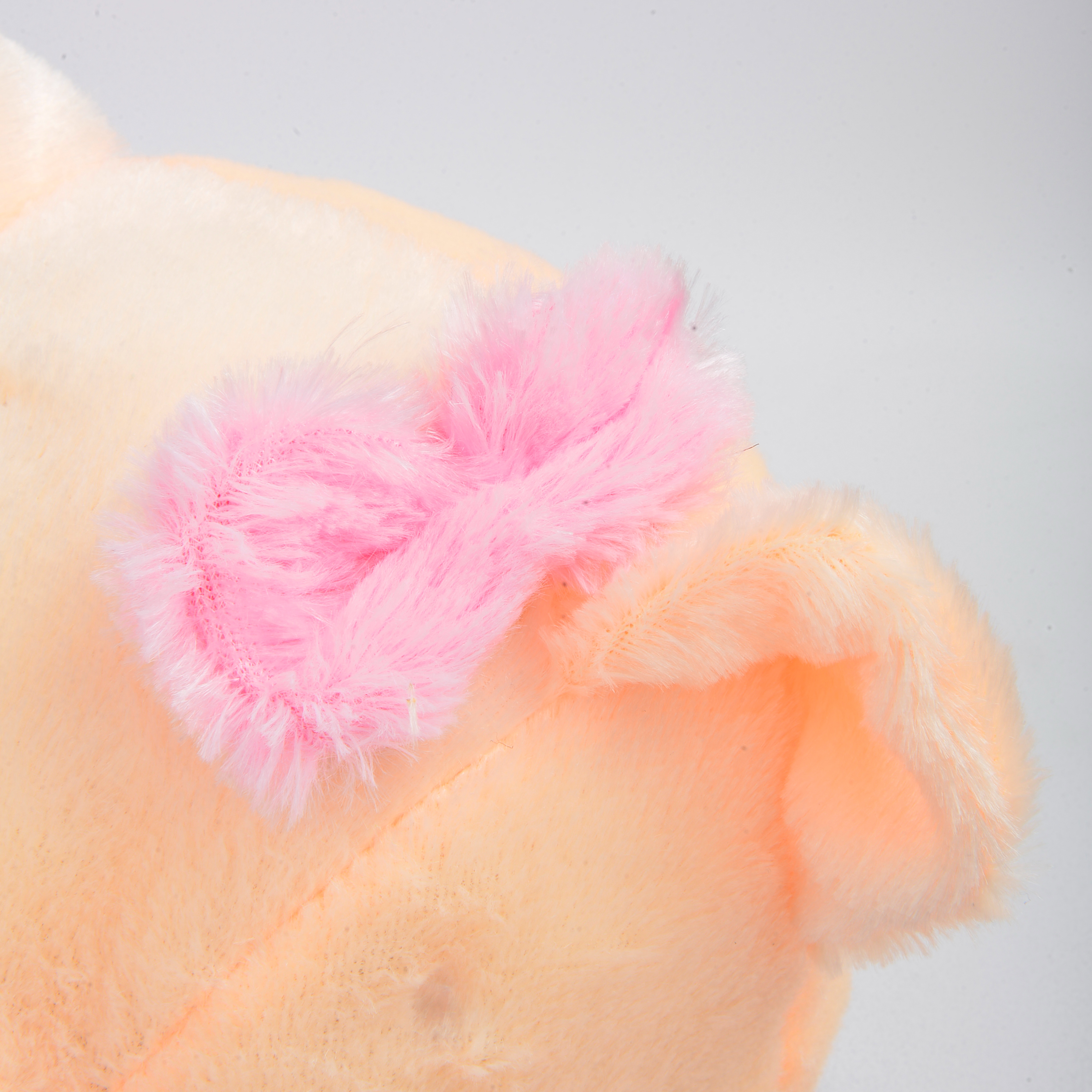 Creative glowing plush toy bear, seven-color glowing cute pink heart-shaped teddy bear doll manufacturer wholesale festival gifts Application Scenario