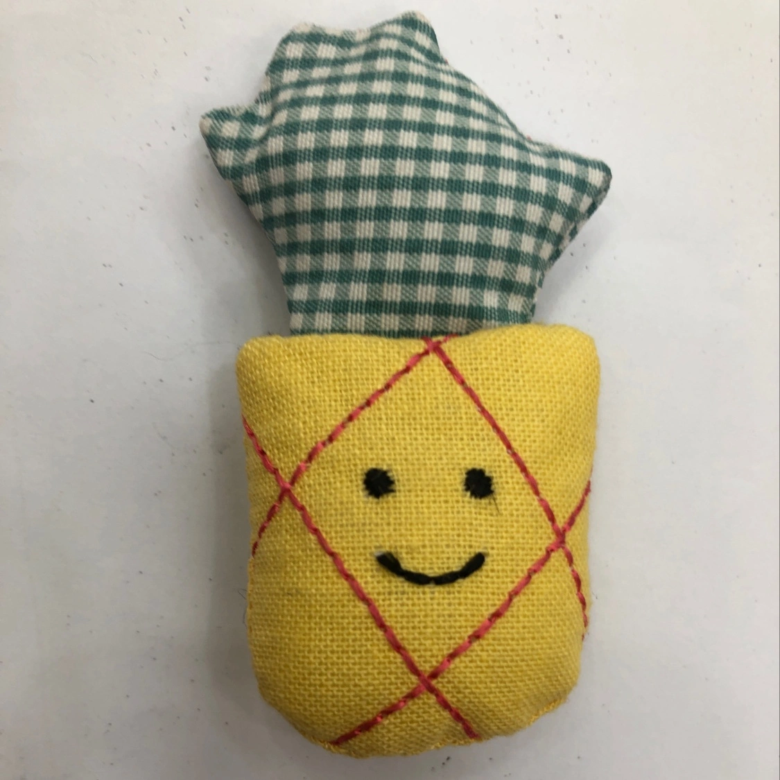 Linen cute smiling cartoon pineapple - checkered leaves Specification image