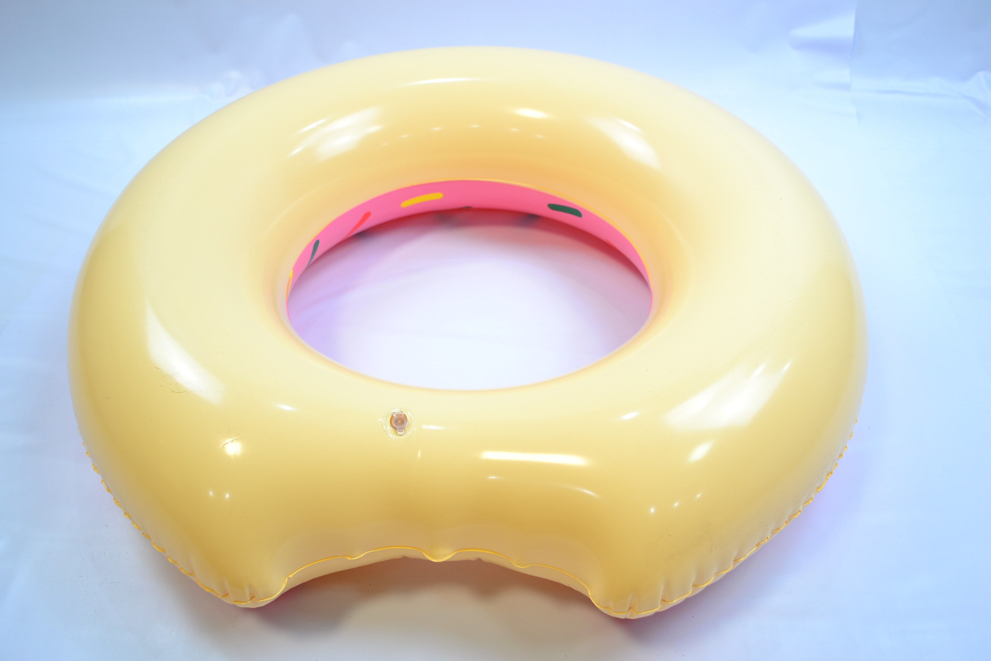 Factory wholesale beach celebrity donut swimming rings, children and adults PVC inflatable swimming rings 1 Item Picture