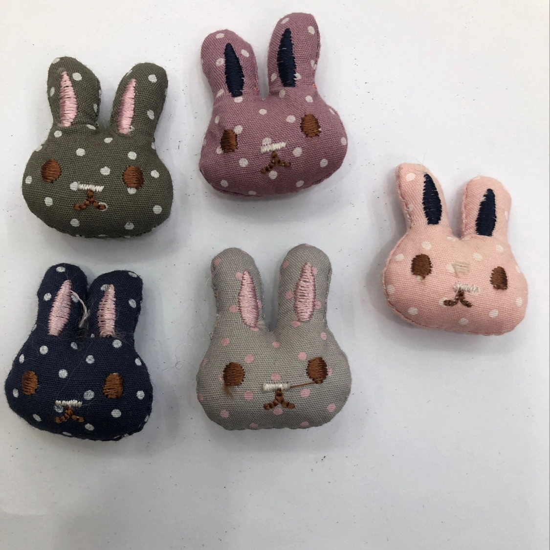 The cotton-padded little rabbit made of Little Dot fabric -5 colors Specification image