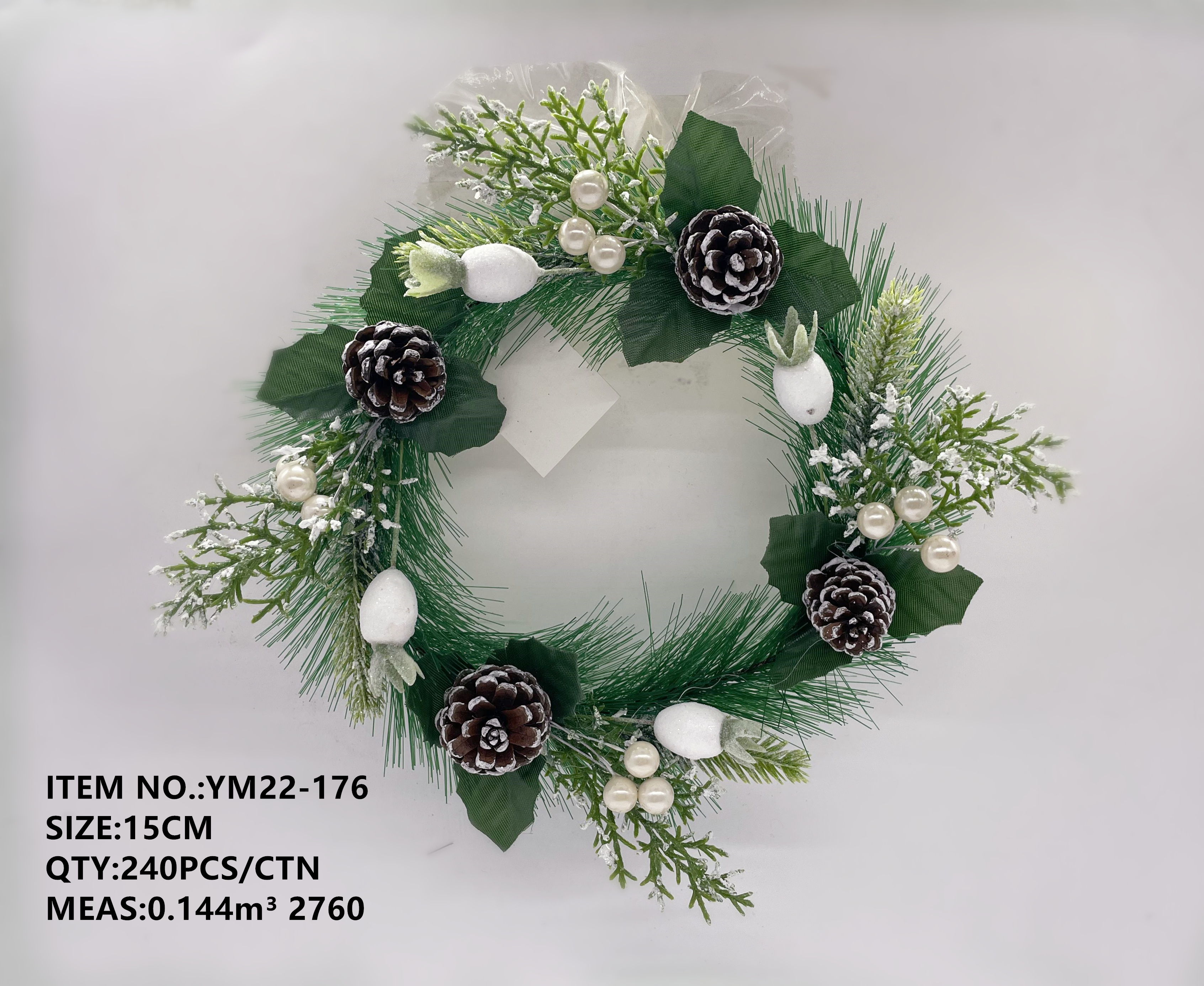 15CM Christmas golden powder-sprinkled wreath decoration Application Scenario