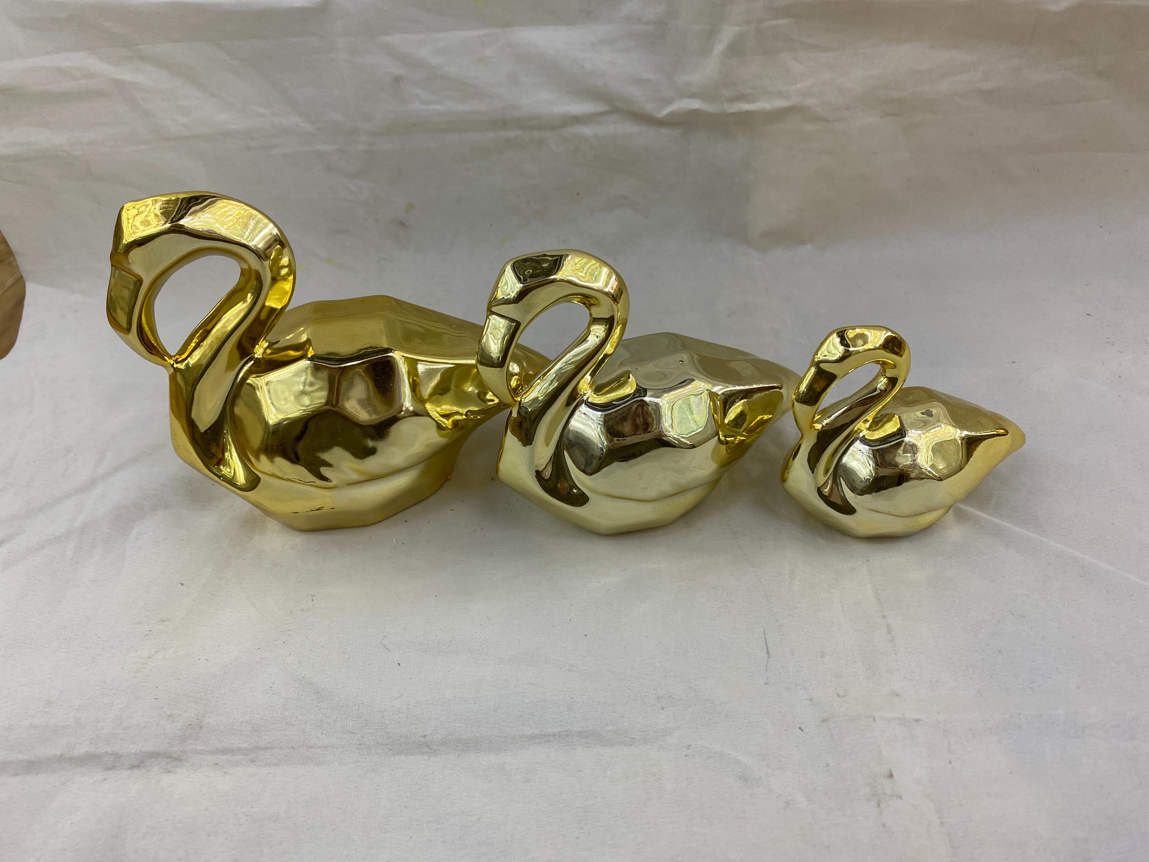 Ceramic electroplated flamingo figurines, glazed flamingo small figurines Application Scenario