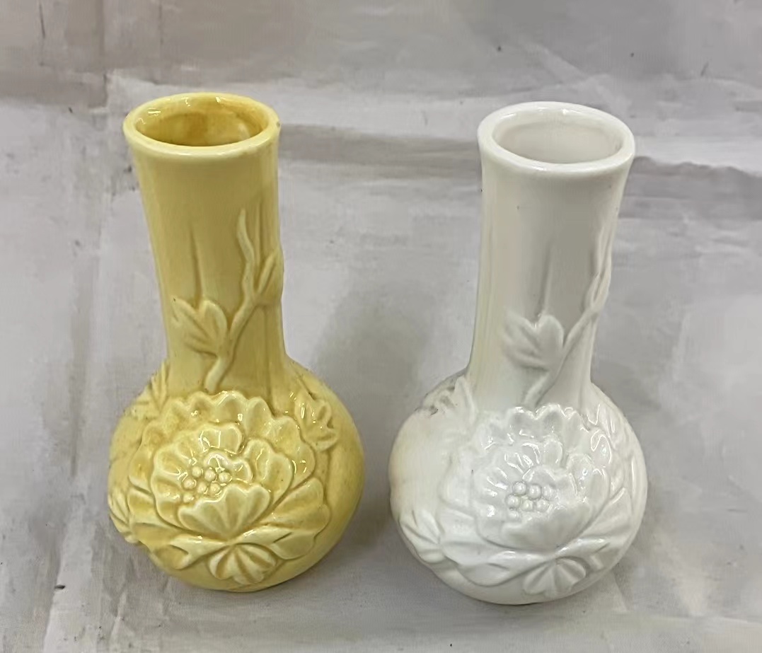 Cute little flower vase with ceramic glaze
