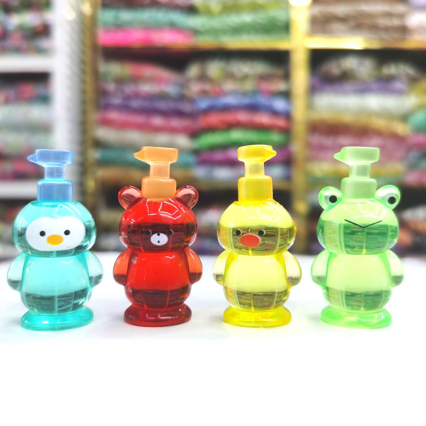 Jewelry accessories, resin pendants, phone case stickers, refrigerator patches, DIY handmade small bottles, wine bottles, simulation toys, beverage bottles, food and toy ornaments, hair clips, convenience store hand sanitizer, one pack, 200 pieces Application Scenario