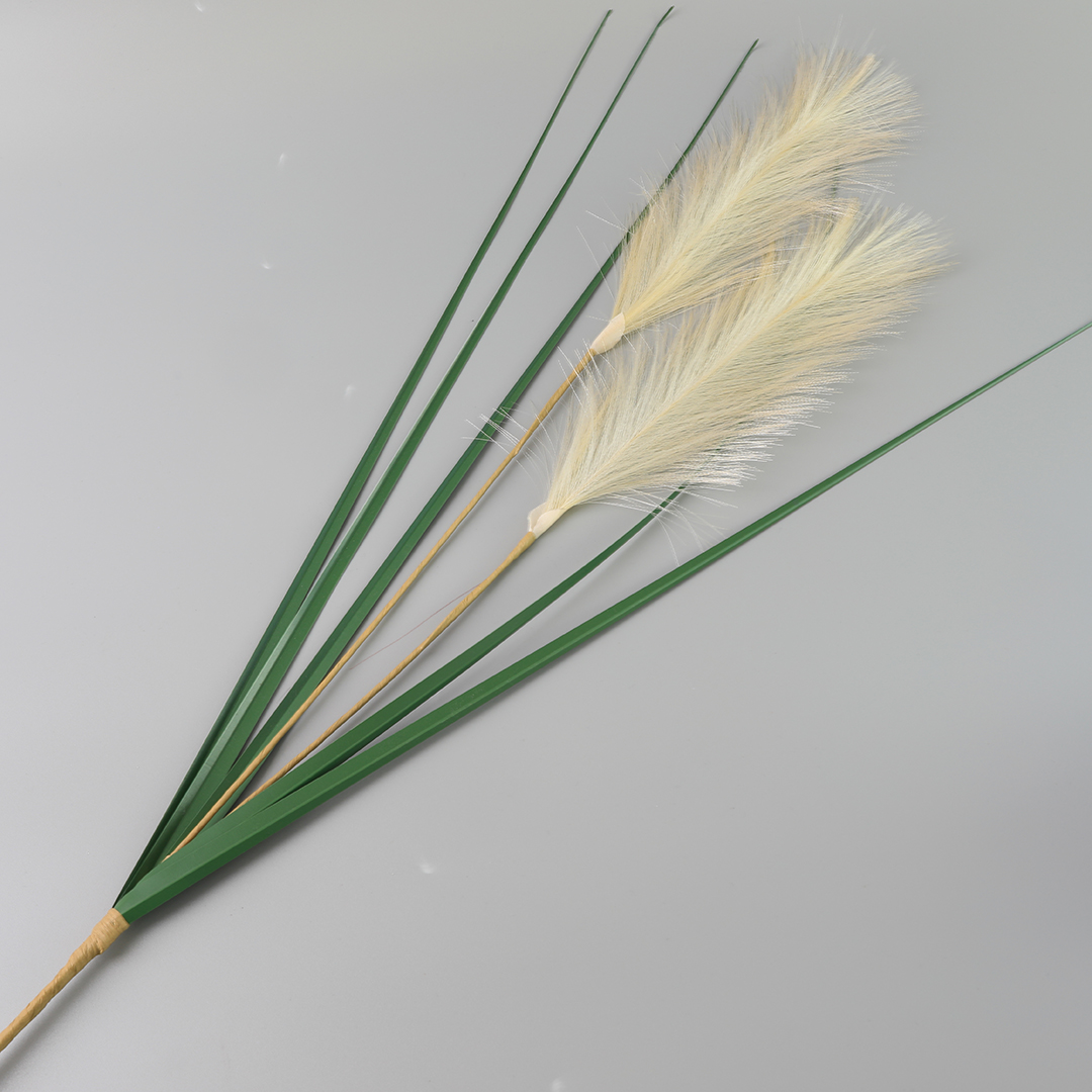 Exaggerated grass artificial reed Christmas decorative items Application Scenario