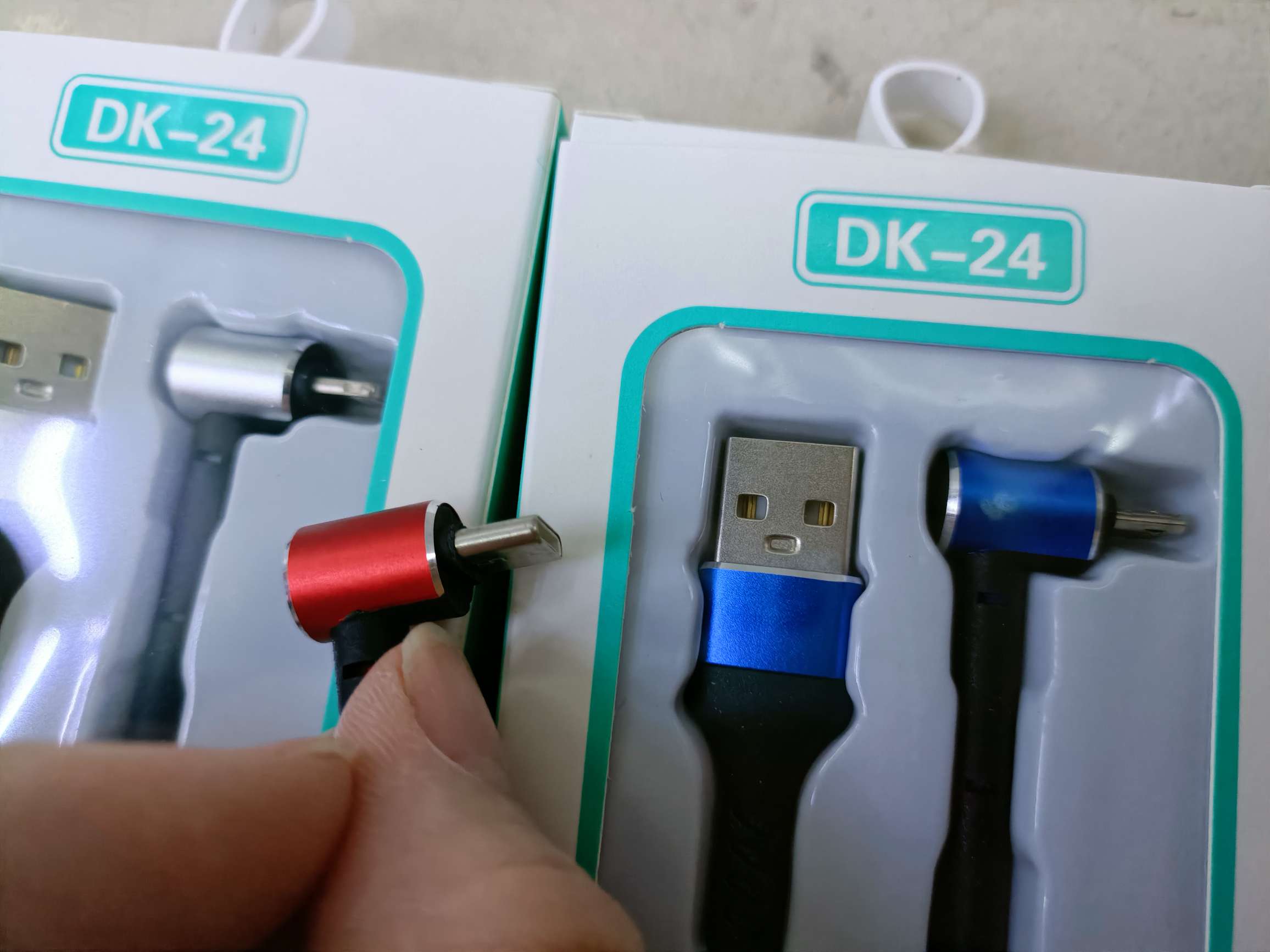 Fabric stand, mobile phone data cable stand, charging two-in-one Application Scenario