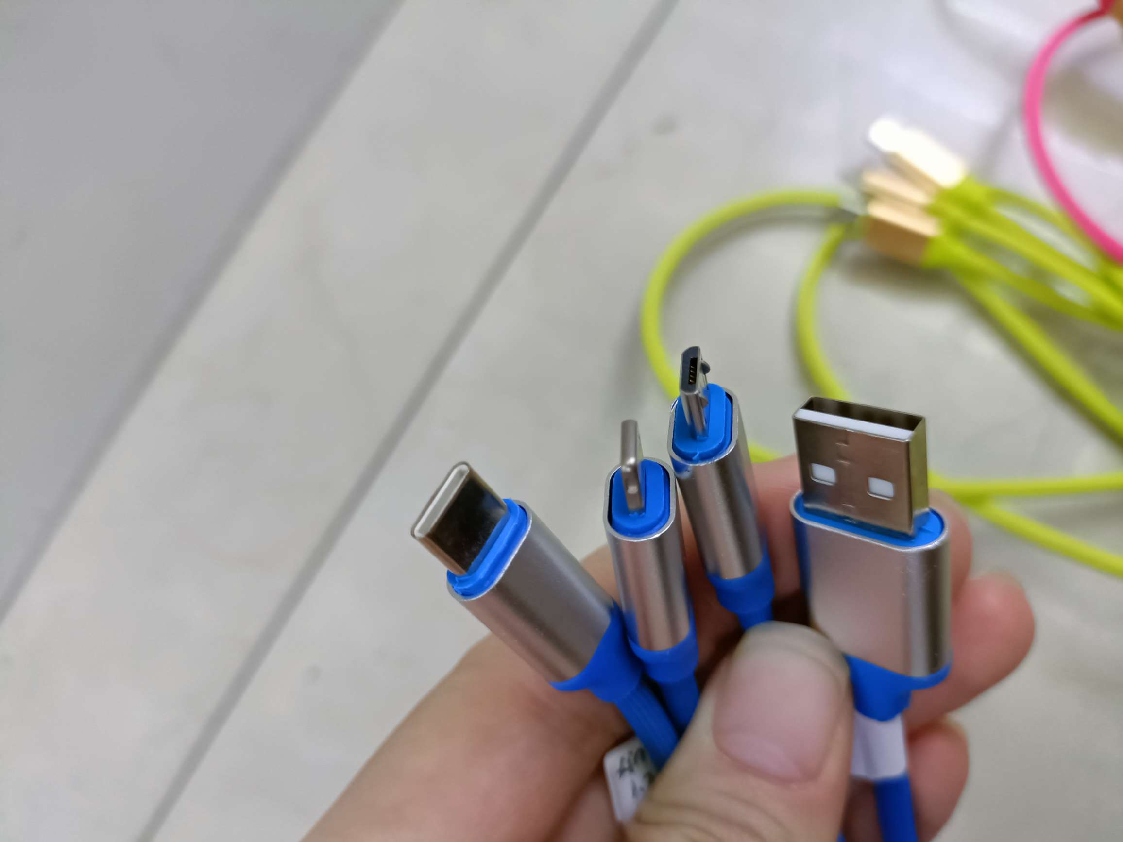 Q-bouncy bare wire for one drag three data cables details Picture