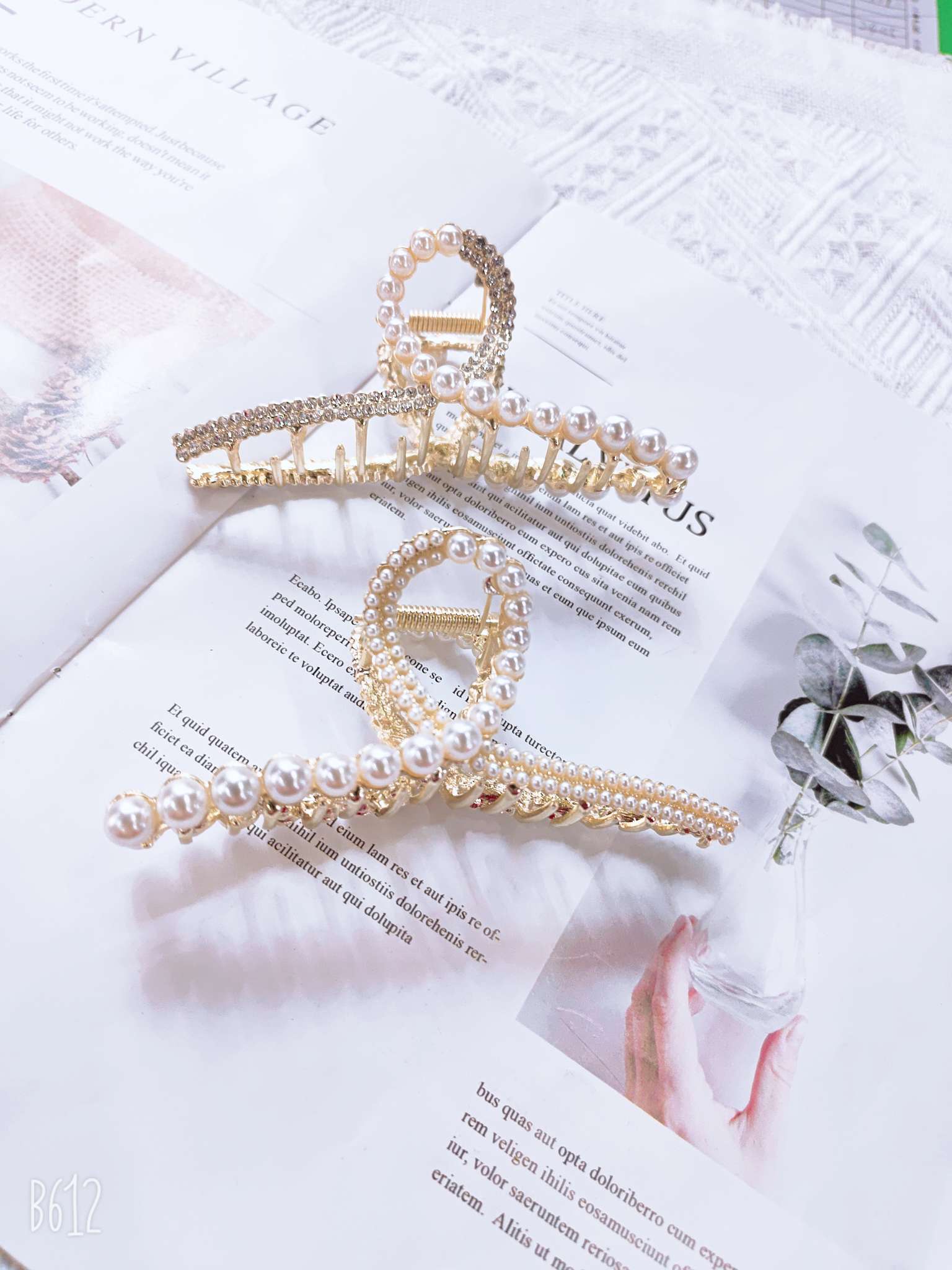 The new Korean wave cute children's rose gold small hair claws double-leaf purple Roland details Picture