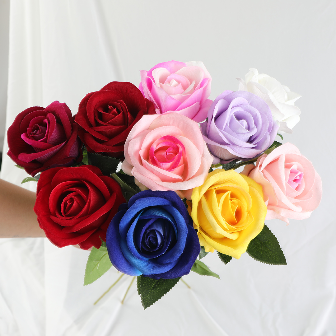 A popular artificial flower wedding decoration center on Amazon