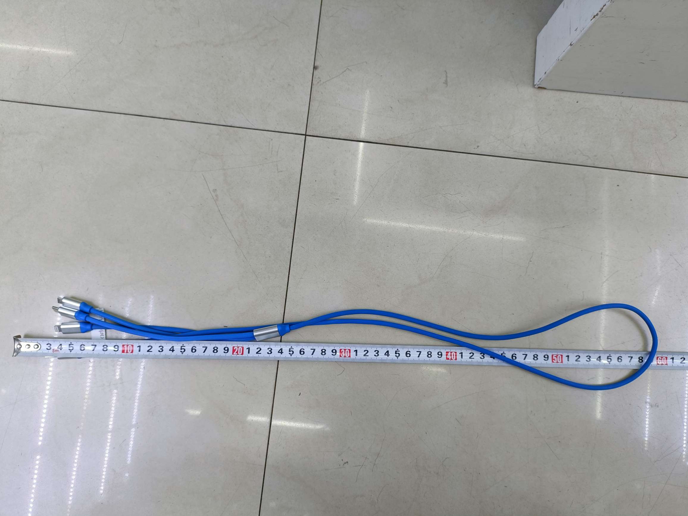 Q-bouncy bare wire for one drag three data cables Application Scenario
