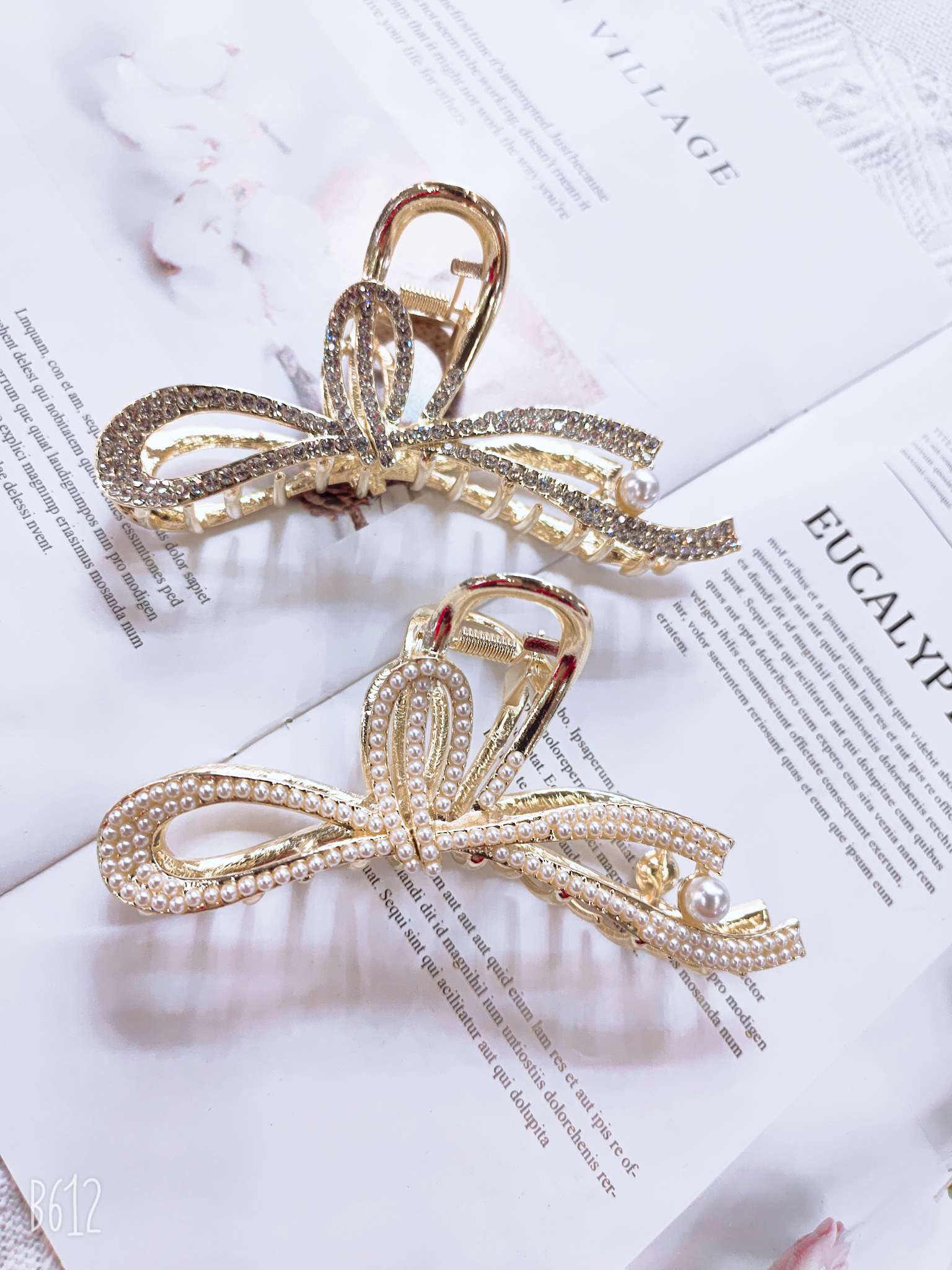 The "Konghan Trend" fashion lady children's hollow hair clip evokes endless memories in black and gray Specification image