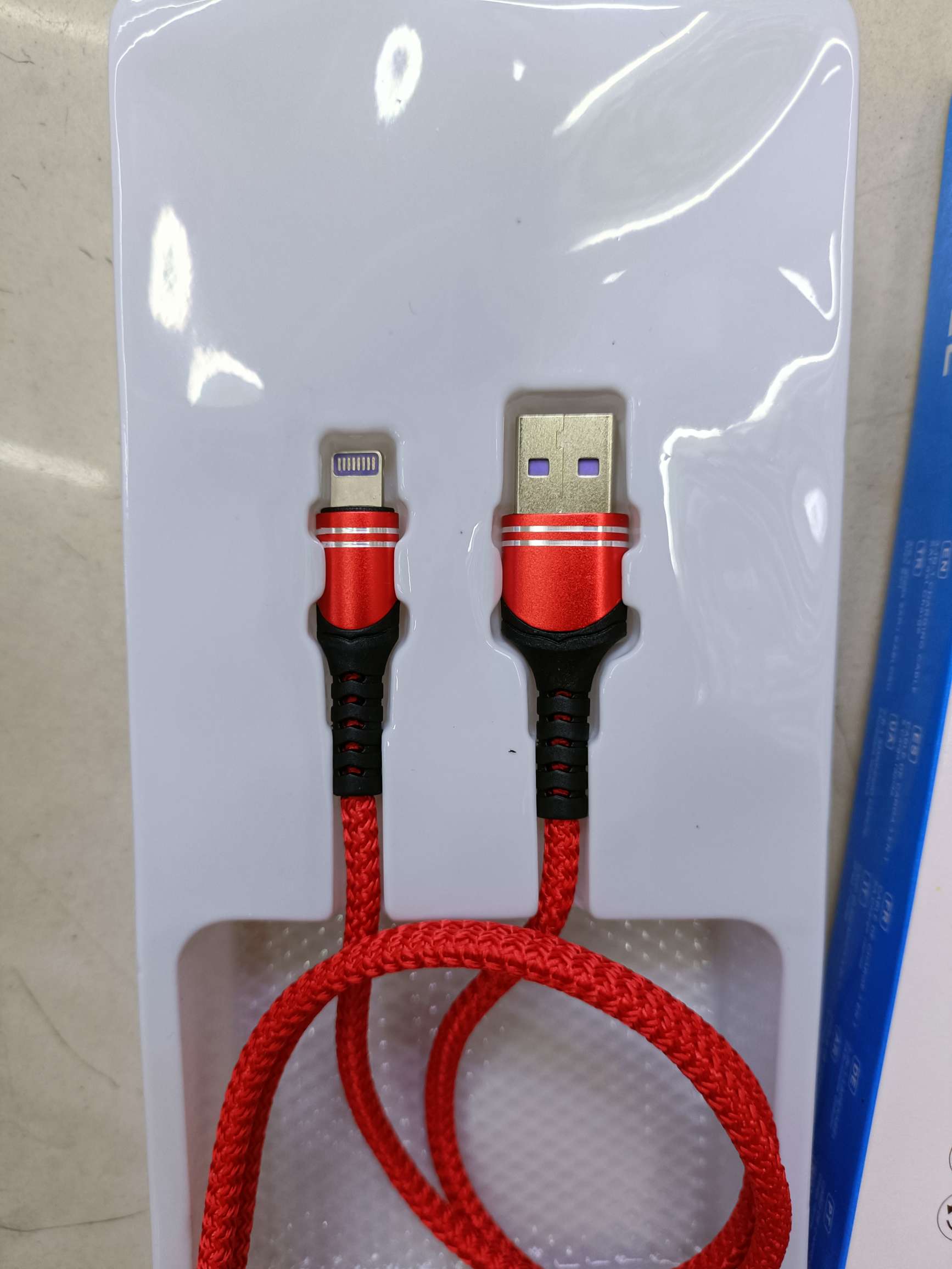 Braided single-wire mobile phone data cable detail image 3