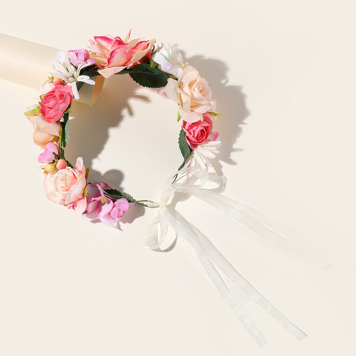 The new Korean-style bride's beautiful wreath headwear from Jialan Factory features a forest-themed realistic flower wreath. It's a must-have for taking photos on the beach details Picture