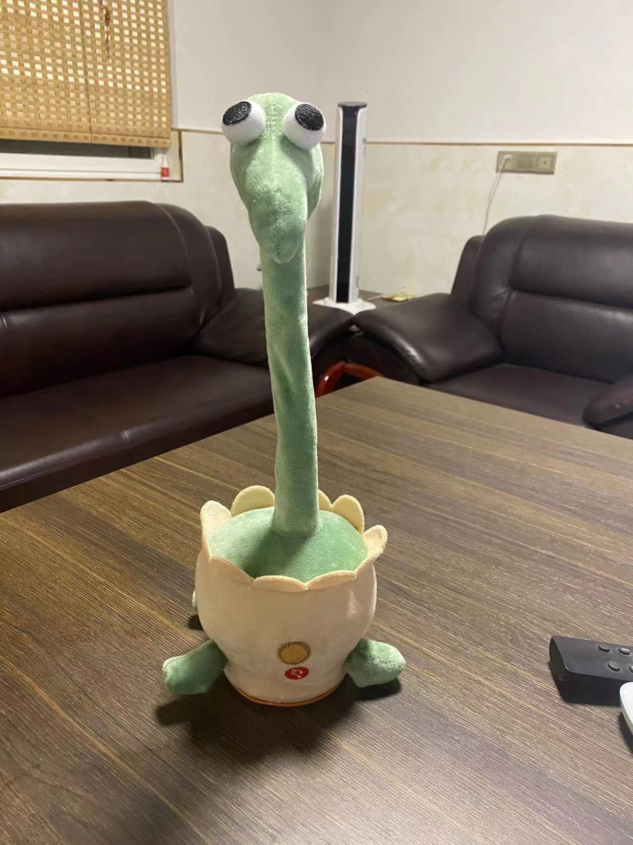 The best-selling electric toy, the cactus snake, twists and charges