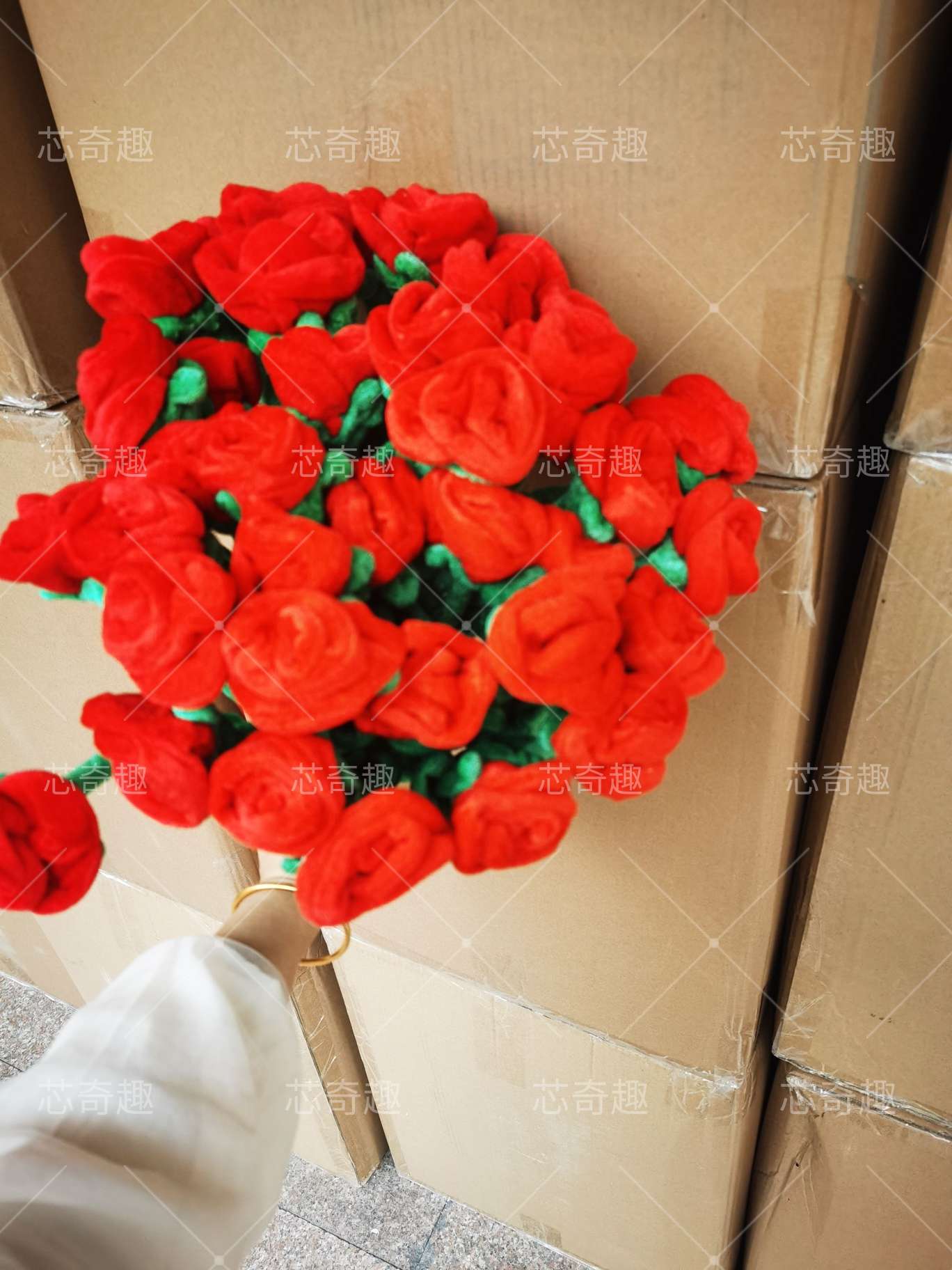 This is a best-selling plush toy doll, cartoon animal, rabbit hat, and the same style as the popular Douyin hat. It can move by pinching the ears detail image 1