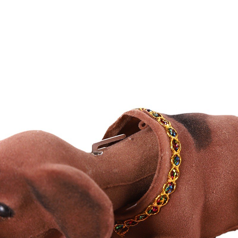 摇头狗/摇头狗/汽车摆件白底实物图