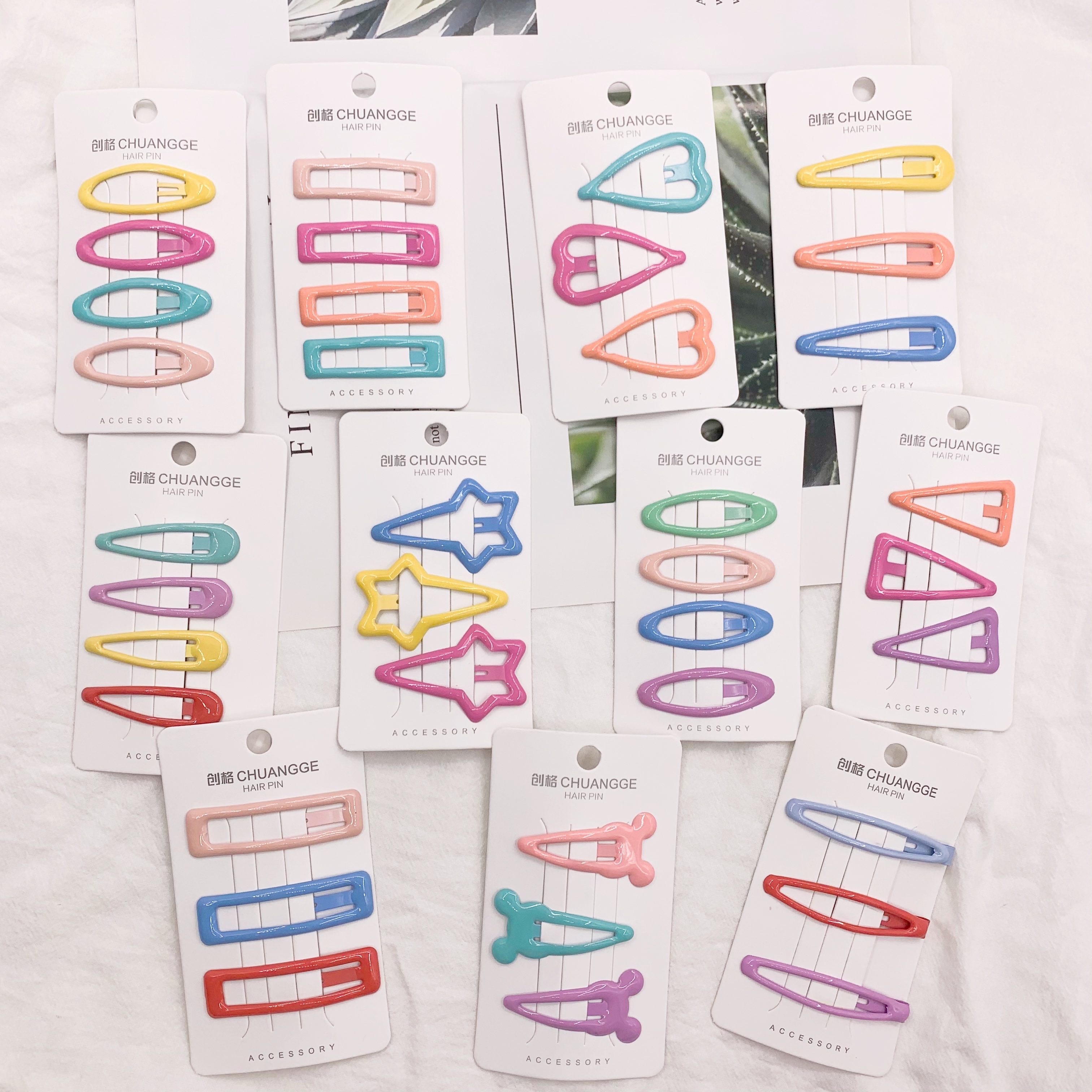 A popular bangs hair clip with a Korean duckbill clip and a simple one-line clip headwear details Picture