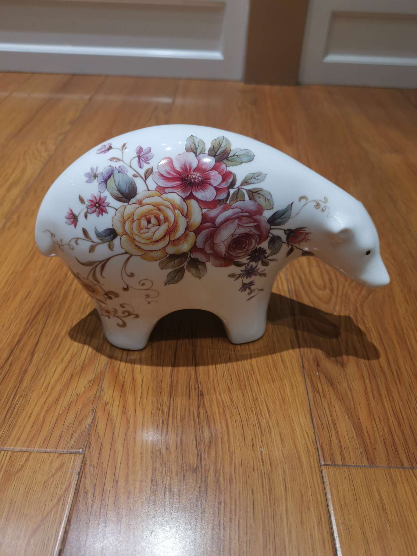 陶瓷贴花北极熊摆件，厂家直销