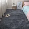 The bed of the bedroom is covered with long-haired and fleece carpet and floor mat in ins. The living room and bedrooms are dirt-resistant. The sofa, coffee table, carpet and floor mat are covered with fleece carpet Item Picture