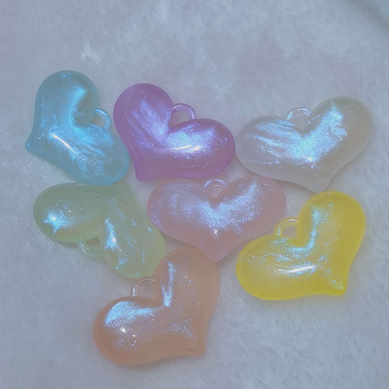 Acrylic heart-shaped hanging hole mermaid girl luminous aurora pearl mobile phone pendant details Picture