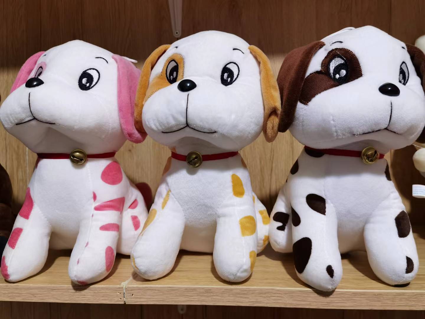 Plush toys: Spotted dog, bell dog