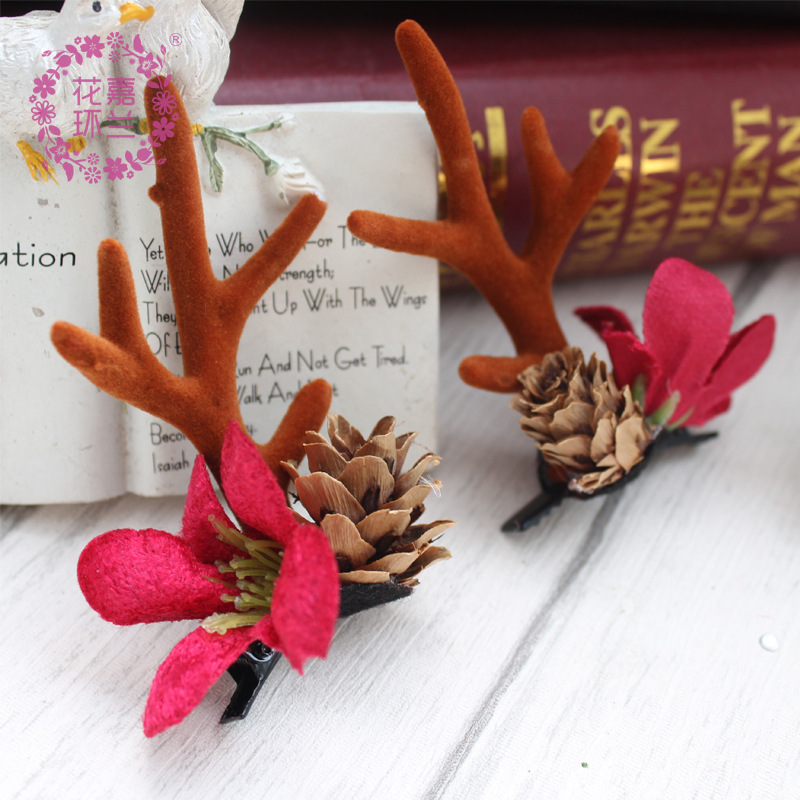 Jia LAN Hua Huan Factory directly supplies cute plush antler pinecone hair clips from Japan and South Korea, Christmas reindeer red small lily hair bands, forest-style fresh and delicate side clips Application Scenario