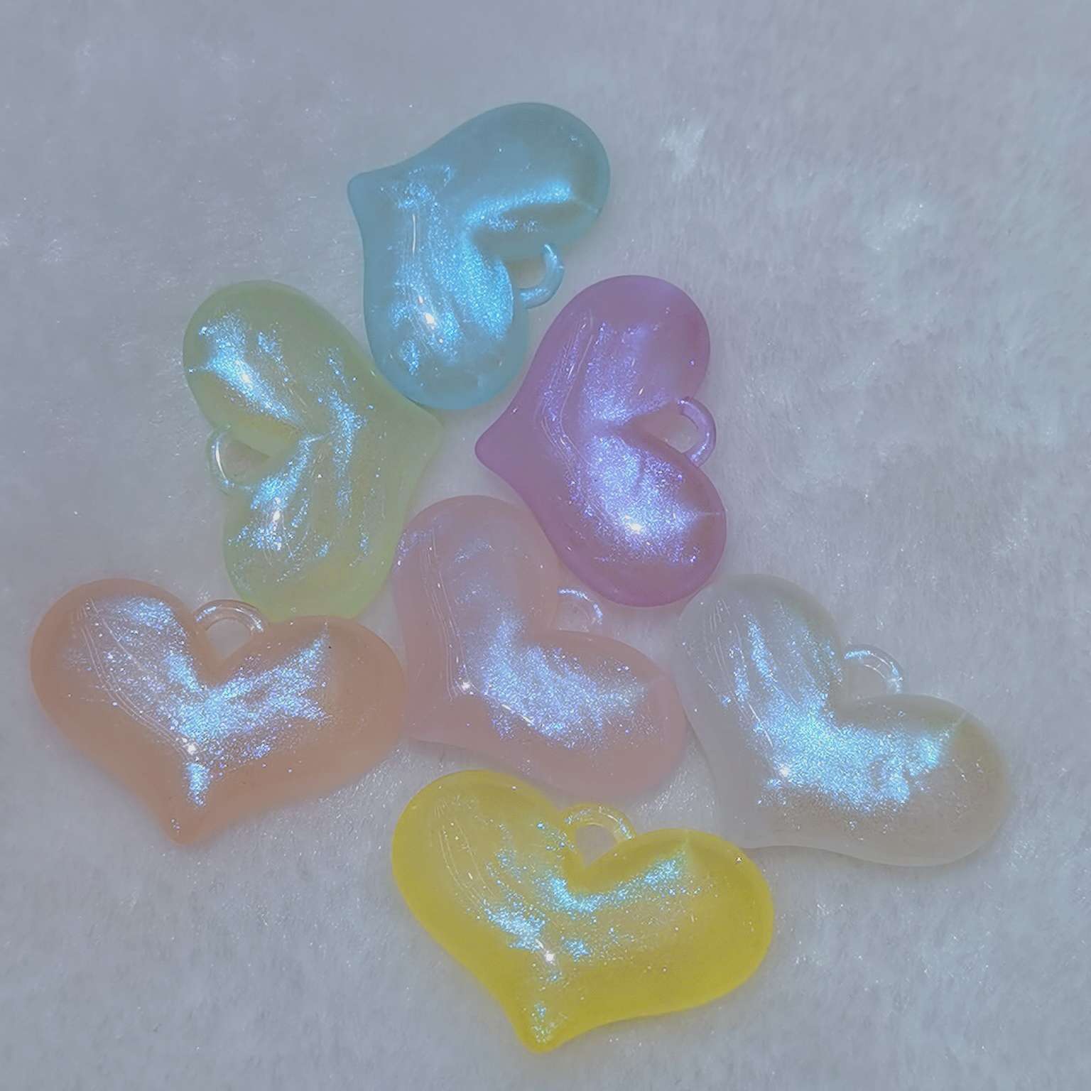 Acrylic heart-shaped hanging hole mermaid girl luminous aurora pearl mobile phone pendant Specification image