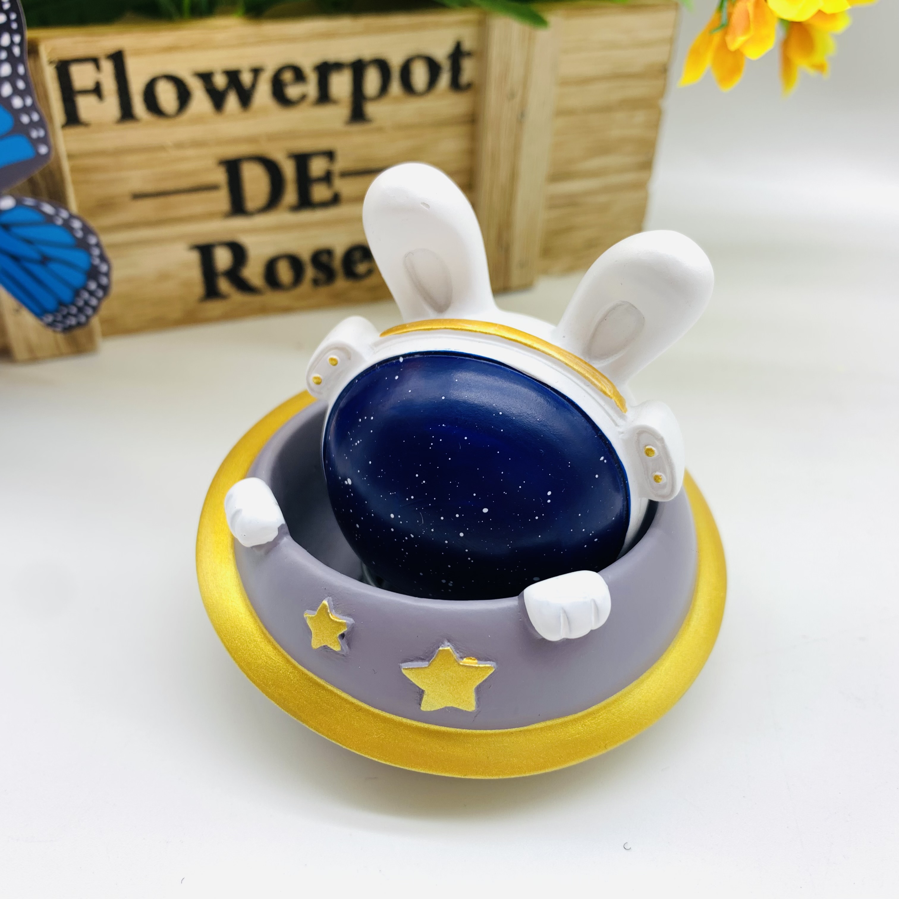 小清新弹簧摇头太空兔摆件树脂工艺品家居摆件汽车摆件