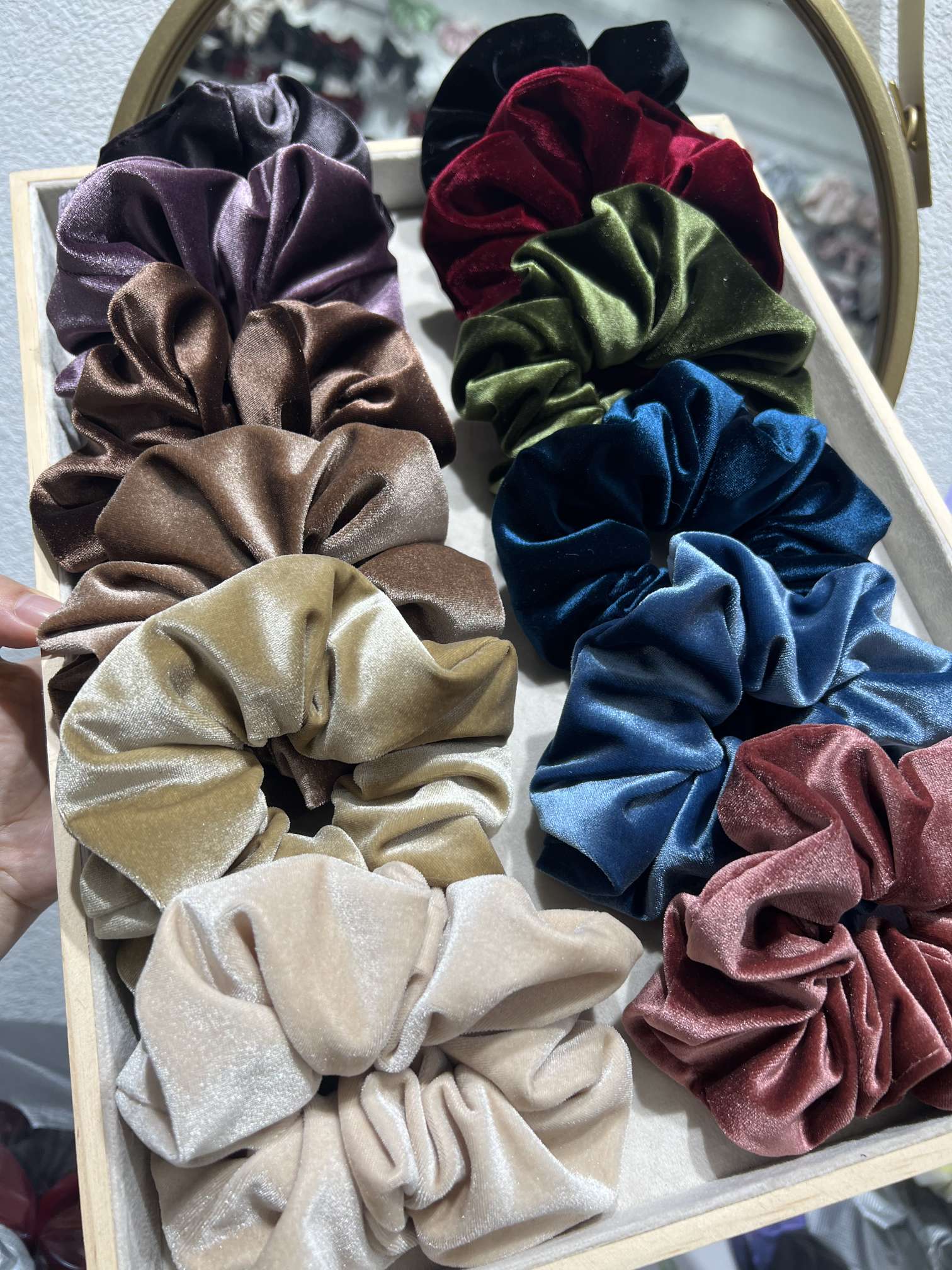 Large-sized textured acetate velvet pleated large intestine circle hair band, retro high-end fabric flower bun hair tie