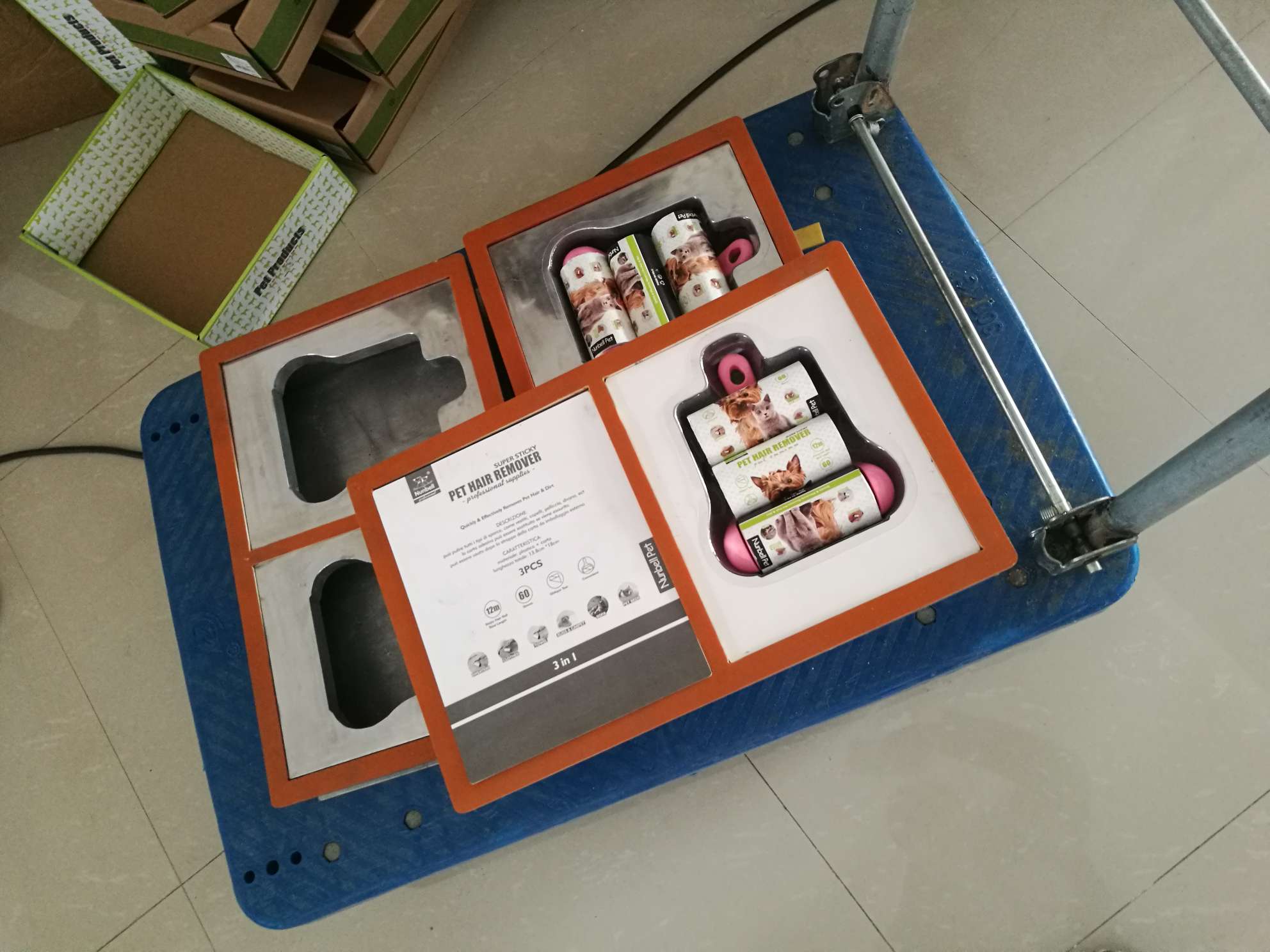 Blister packaging machine with double paper card details Picture