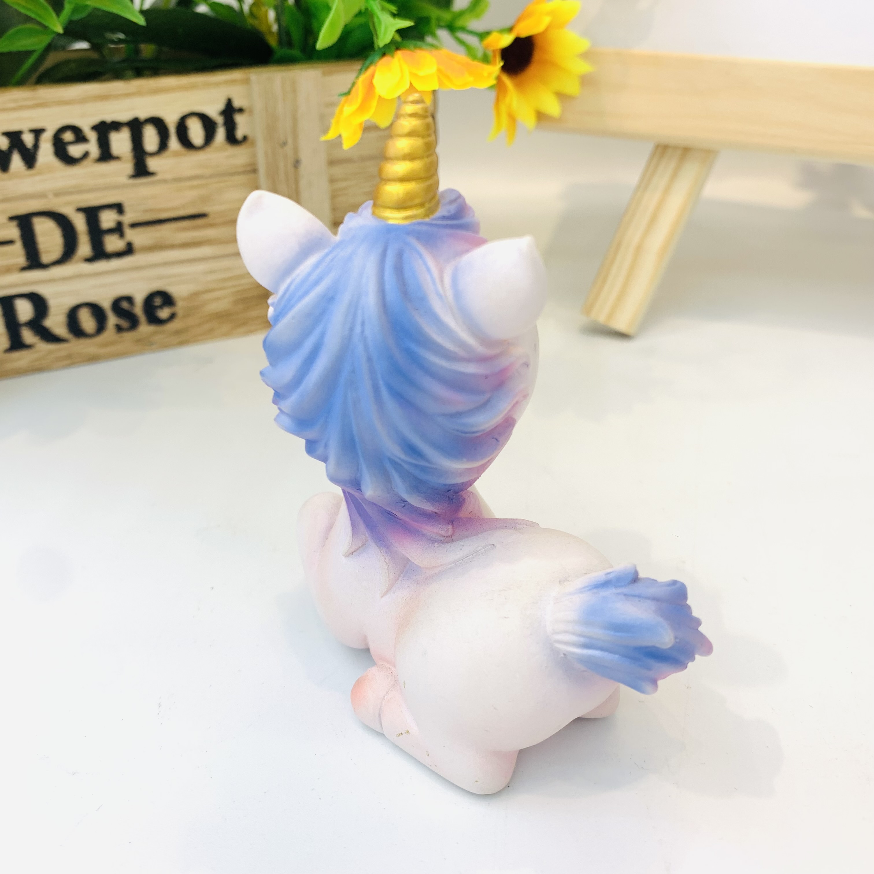 树脂独角兽/小情侣白底实物图