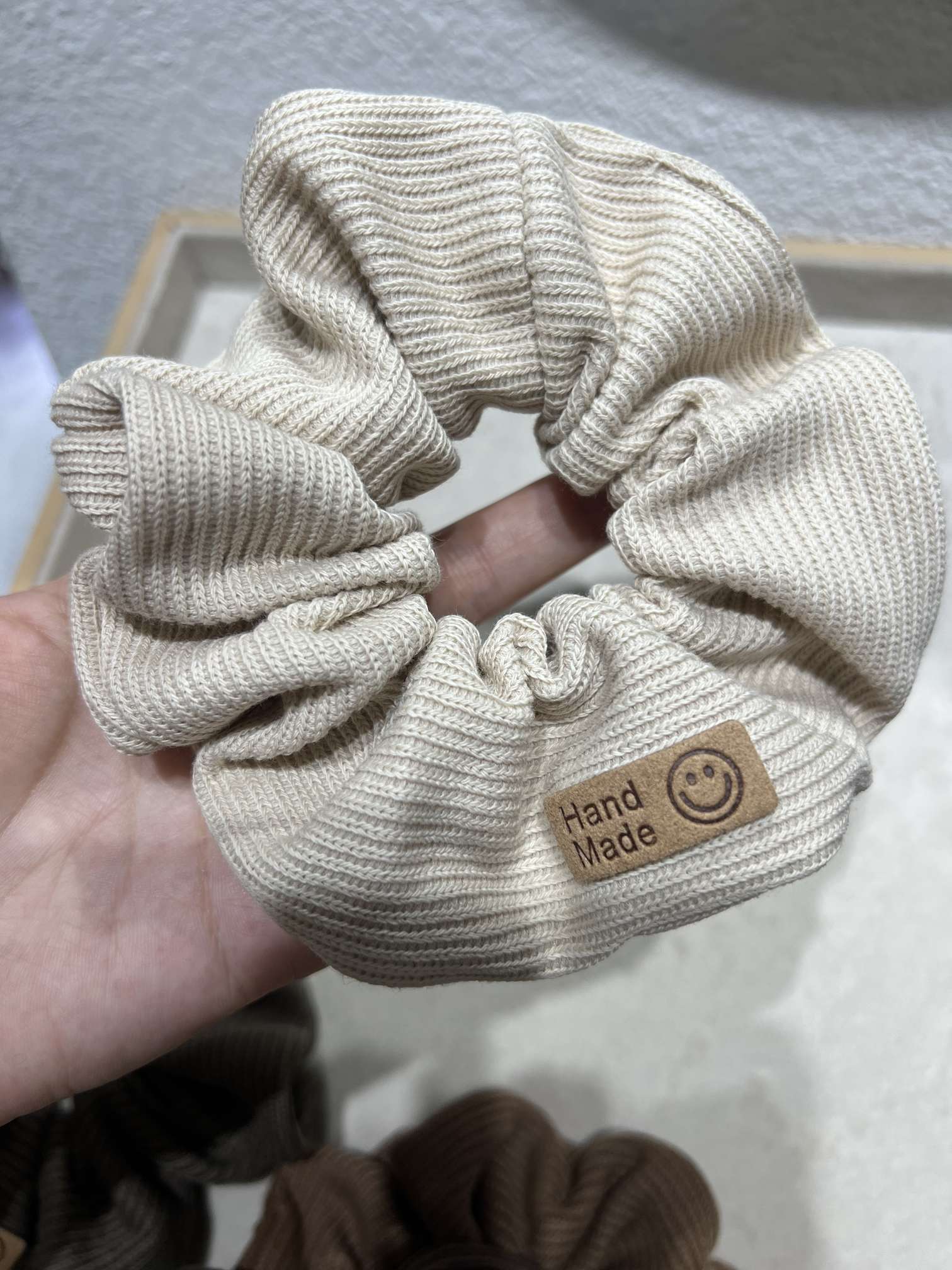 Retro hair band, large intestine circle, knitted hair tie, small texture, acetic acid velvet pleated large intestine circle, retro high-end fabric flower bun hair band detail image 6