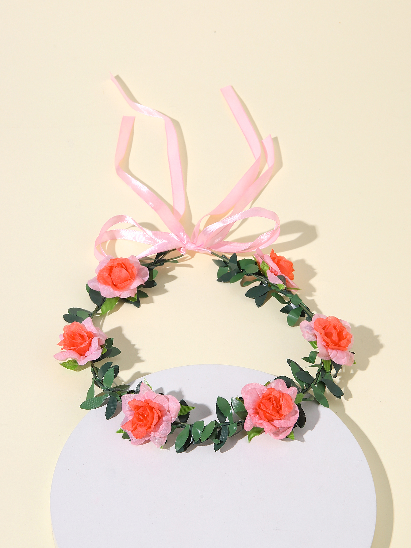 The gentle Korean style of the flower ring, the snow-toothed small peony flower wreath, is a wreath headwear for the kindergarten graduation ceremony details Picture