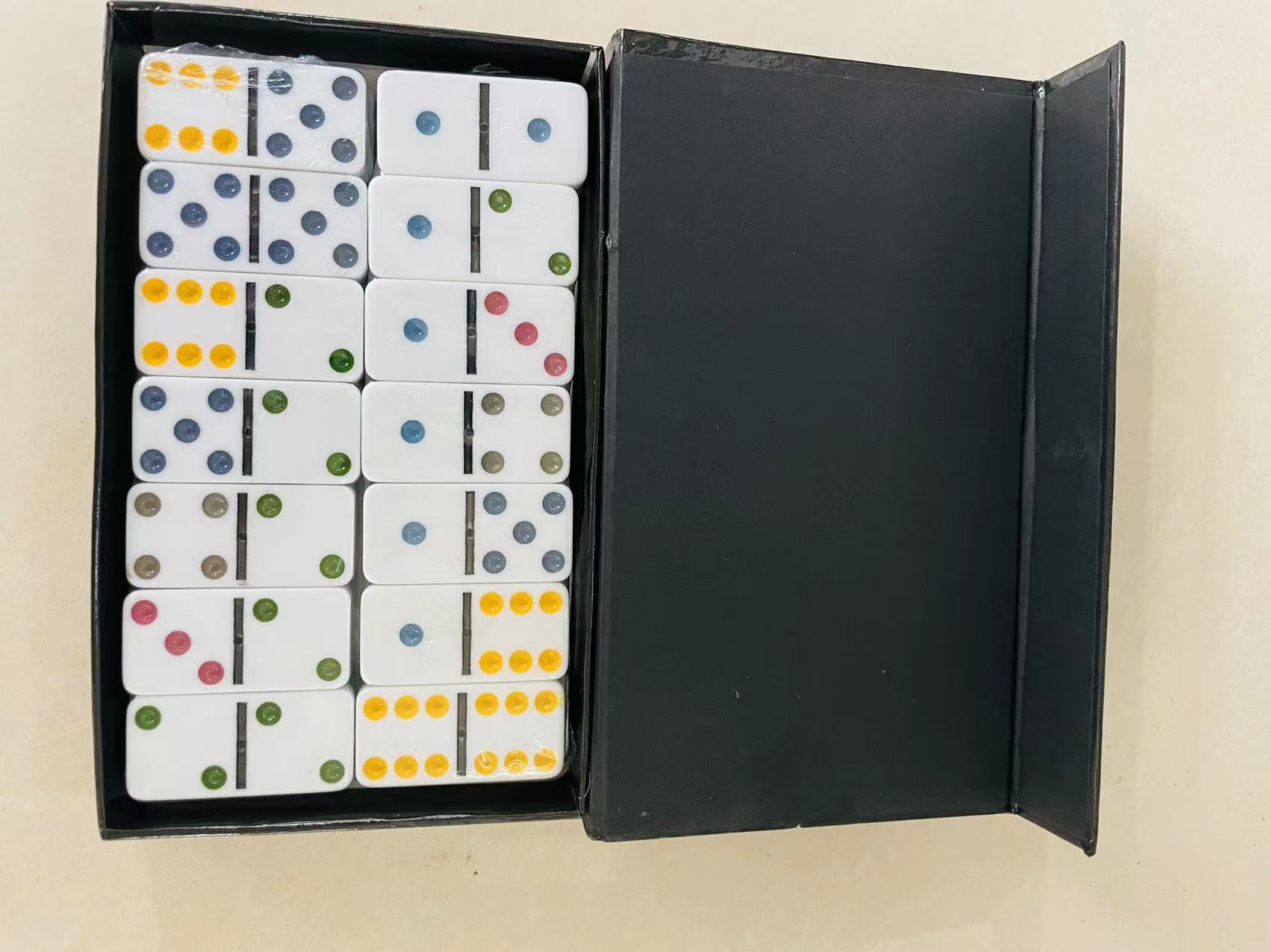 密胺彩点多米细节图