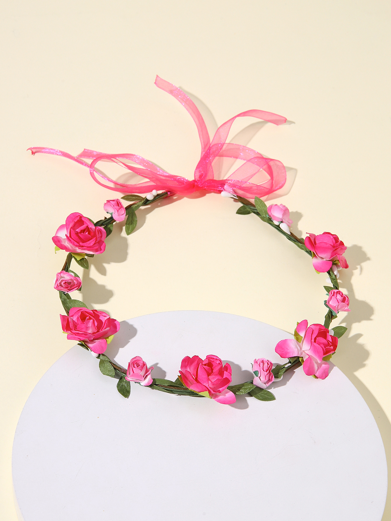 The gentle Korean style of the flower ring, the snow-toothed small peony flower wreath, is a wreath headwear for the kindergarten graduation ceremony Specification image