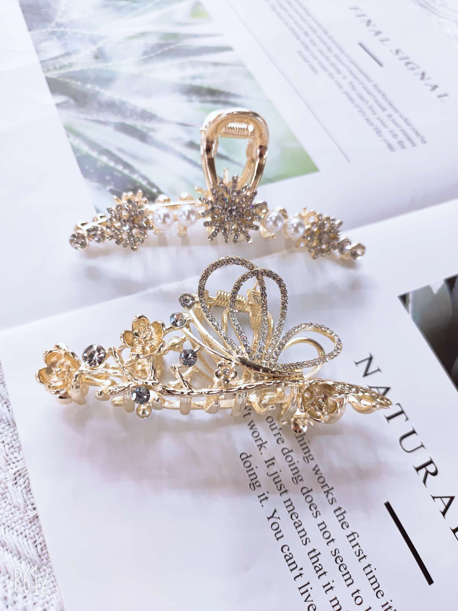 "Konghan Trend Walk: Fashionable ladies and children's hollow hair clips with infinite gray tracks. details Picture