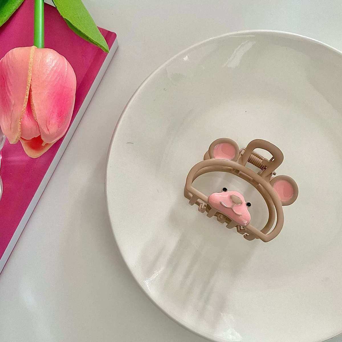 Xinqiang XX brand oil-dripping cute cartoon bear claw clip for girls, colorful soft girl, sweet cherry cat, shark clip, back head hair clip X101 46546 Specification image