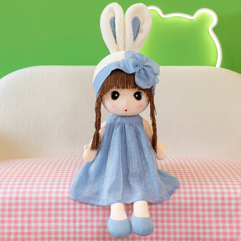 The new versatile Feier plush toy doll is a birthday gift for girls. It can be used as a sleeping pillow on the bed Application Scenario