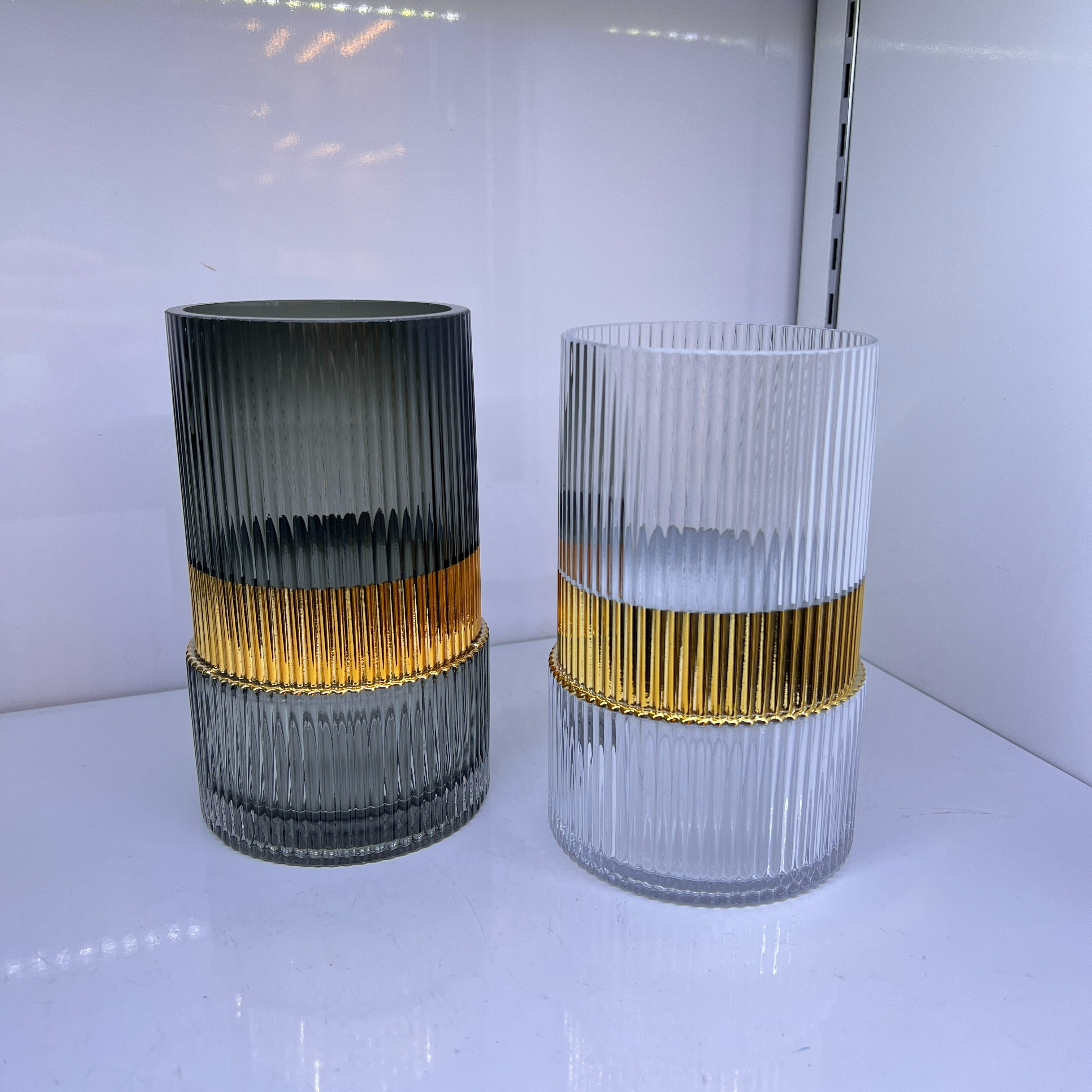 Simple gold-rimmed glass vase 01