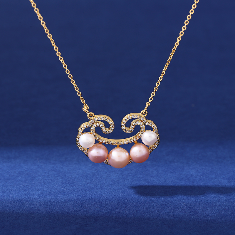 雅思比黛长命锁珍珠吊坠祥云锁骨颈链项坠18K注金保色可佩戴洗漱