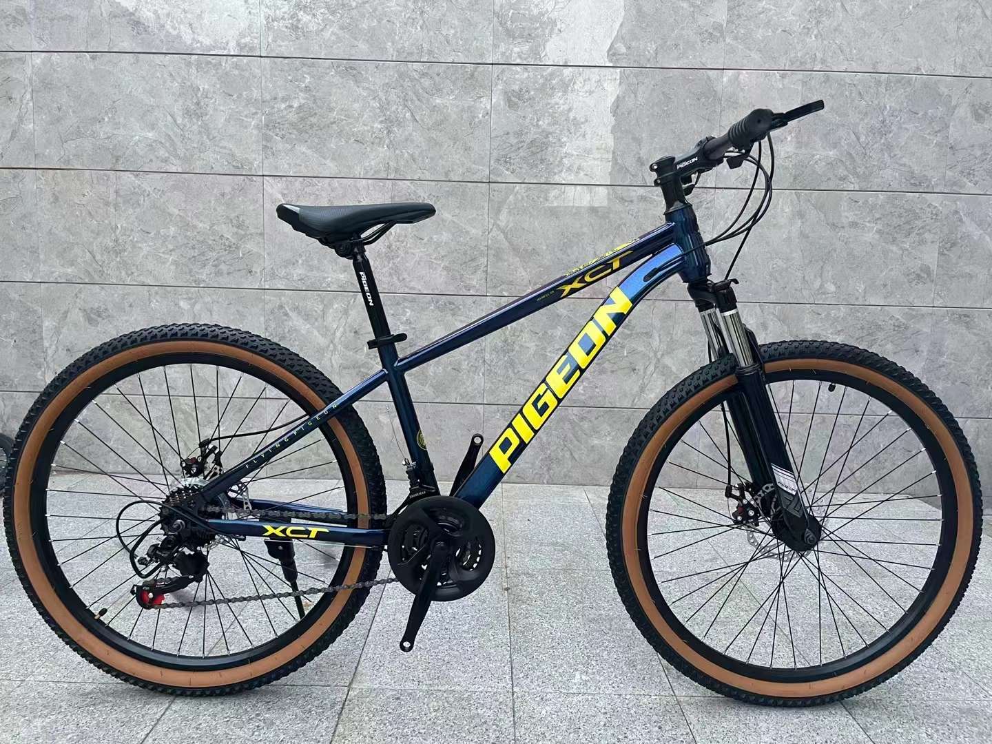 Bicicleta de 26 pulgadas auto artesanal pintura horneada sin película diamante etiquetado interno 380 horquilla delantera engrosada 51 diaduración integrada transmisión de luz grande freno de disco mecánico delantero y trasero xindu posicionamiento volante volante sello integral Specification image