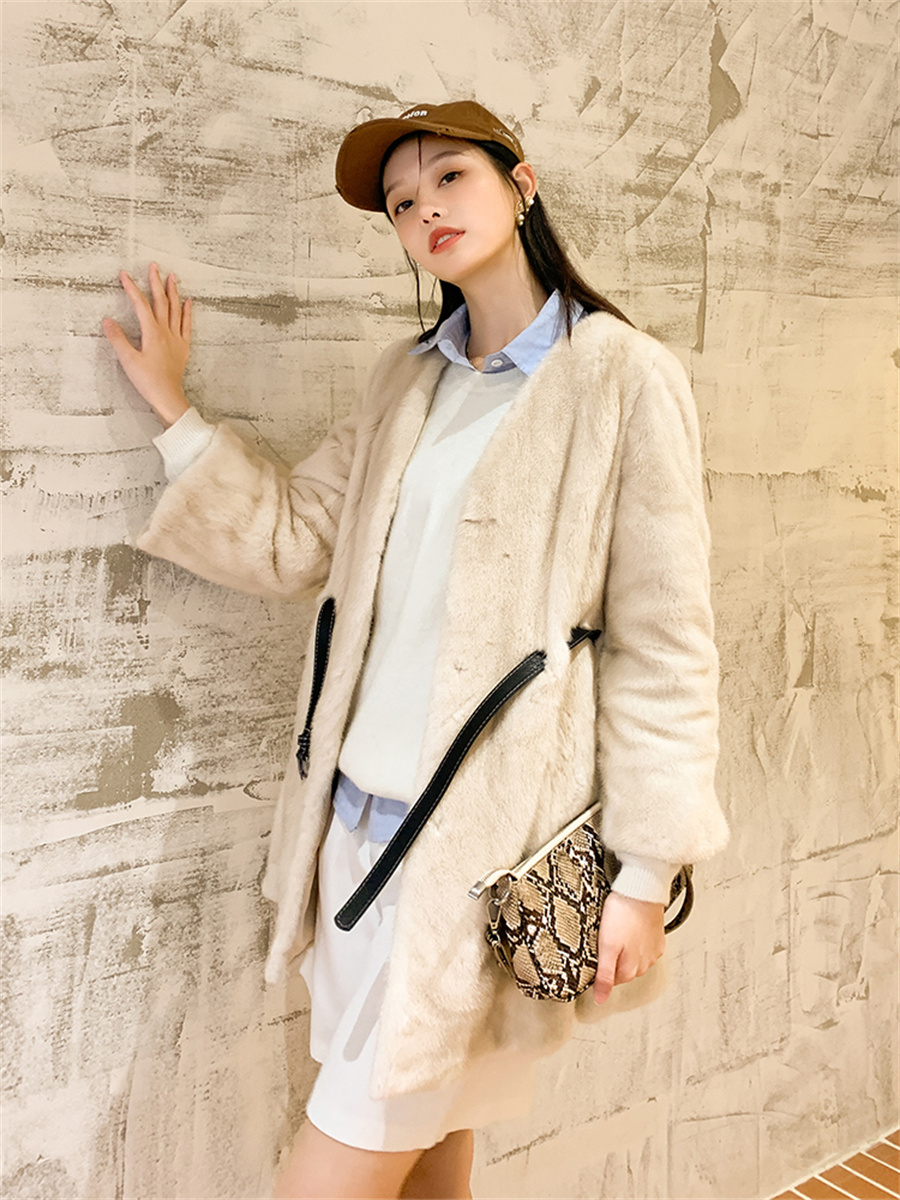 女装/大衣/皮草细节图