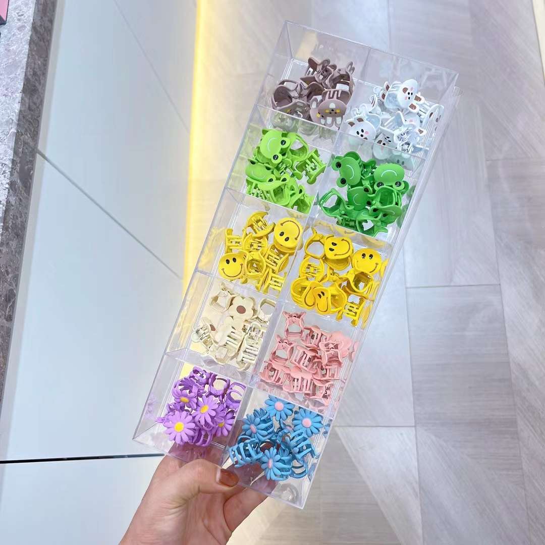 The popular cartoon character "Little Claw"