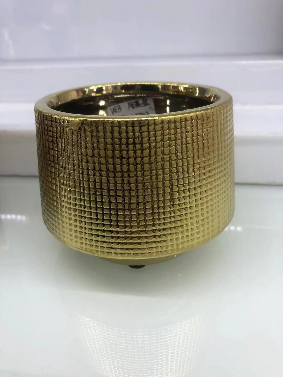 W3金色电镀小花瓶1